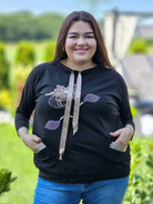 Bluza z kwiatowym nadrukiem i satynowymi detalami Stylowa XL