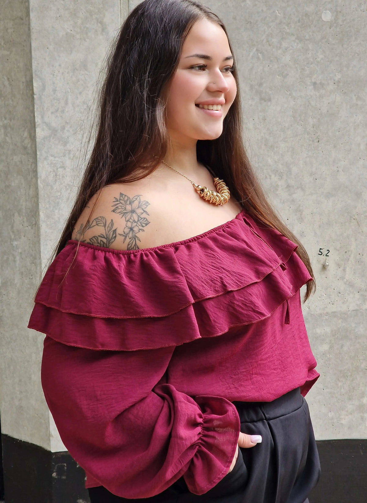 Bluzka Hiszpanka z Falbanami - Kobiecość i Elegancja Stylowa XL