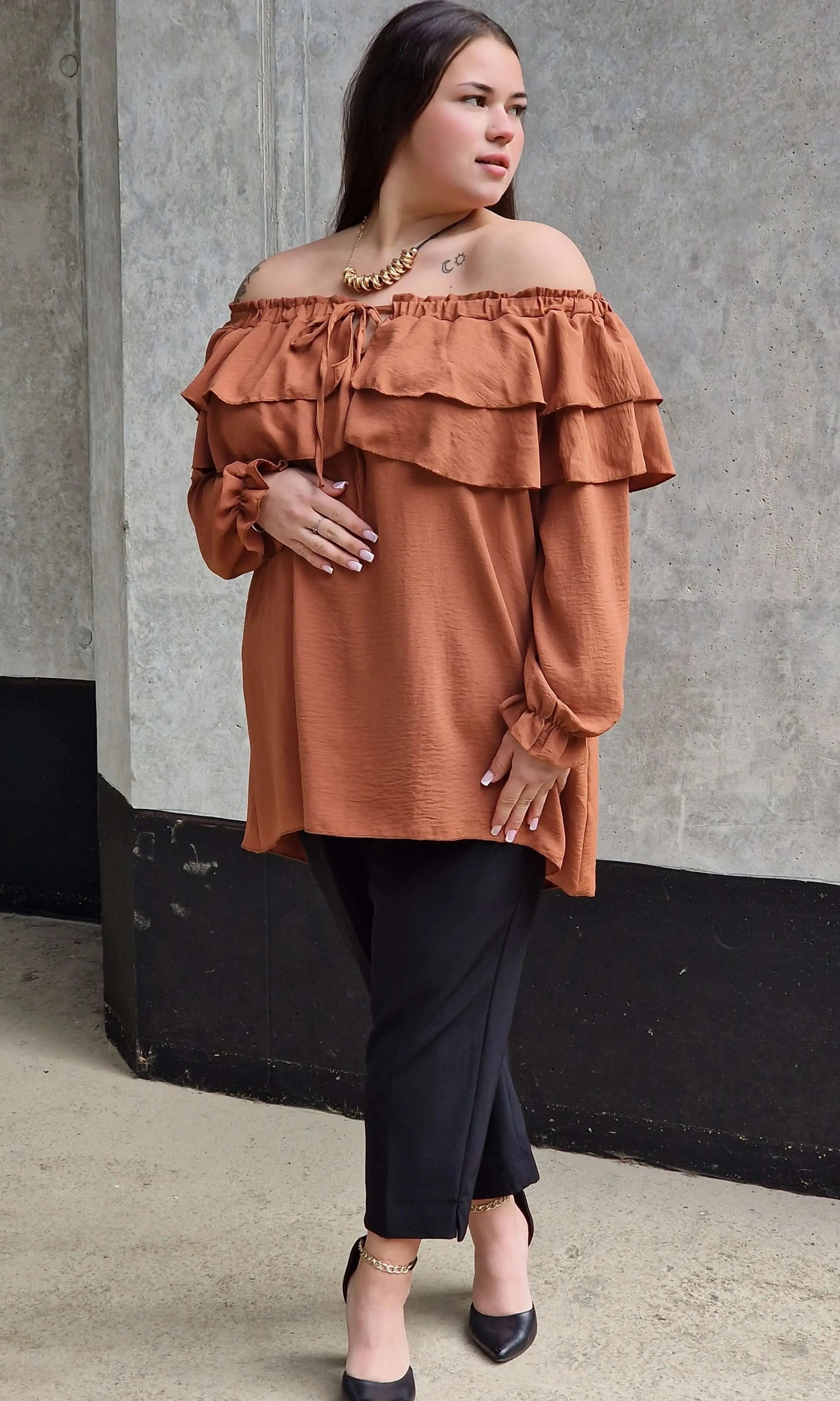 Bluzka Hiszpanka z Falbanami - Kobiecość i Elegancja Stylowa XL