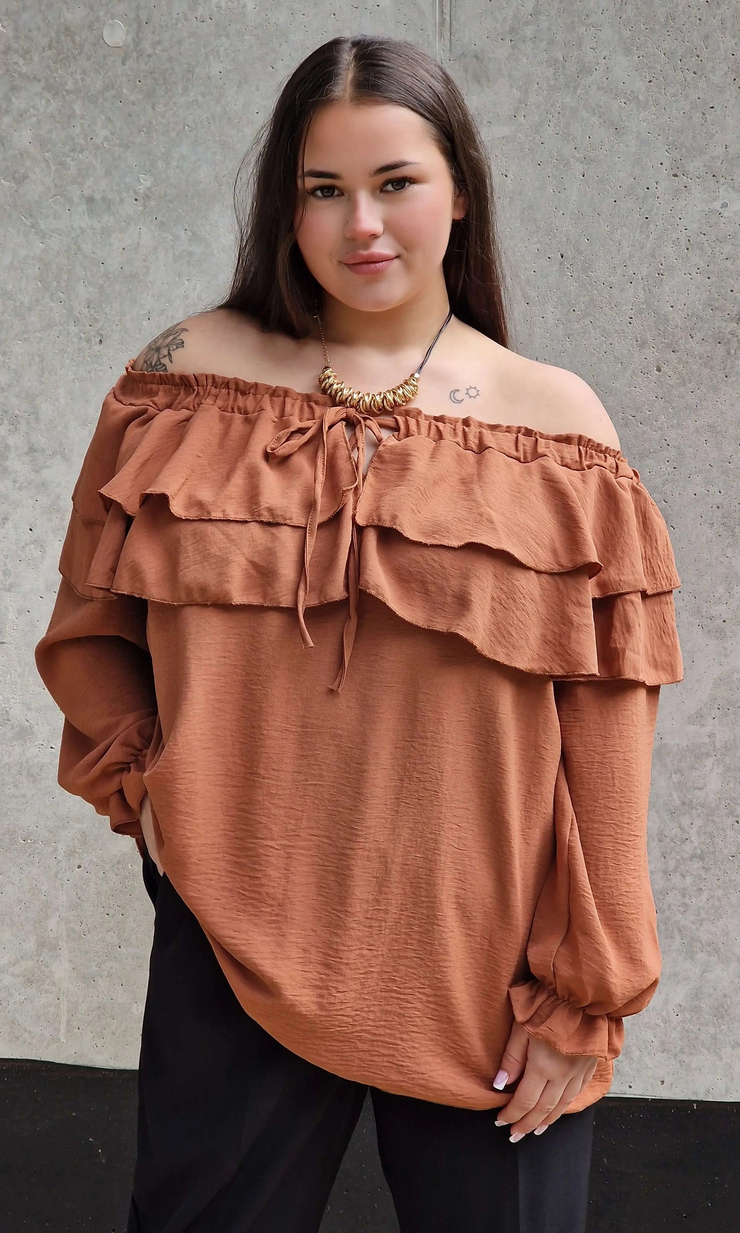 Bluzka Hiszpanka z Falbanami - Kobiecość i Elegancja Stylowa XL