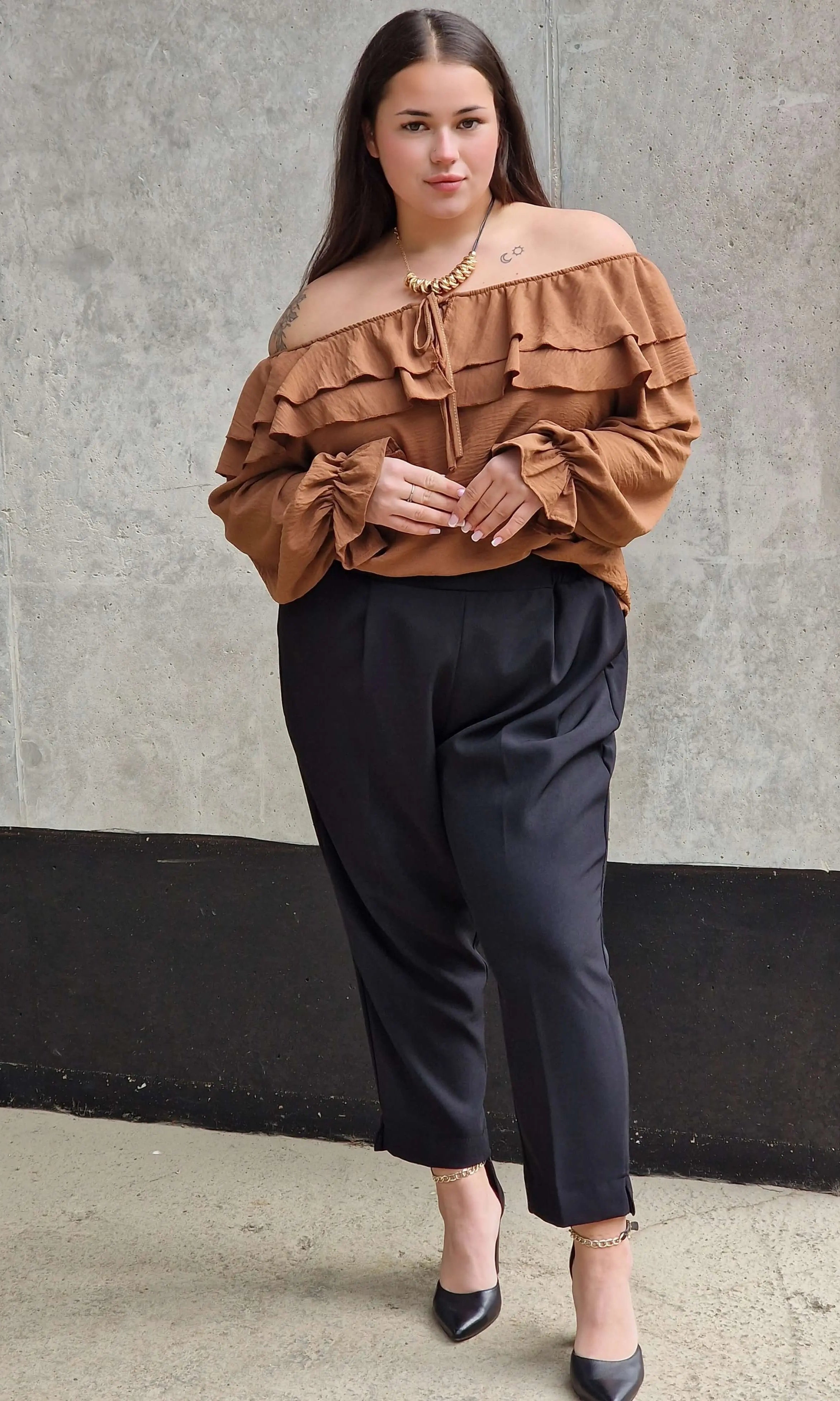 Bluzka Hiszpanka z Falbanami - Kobiecość i Elegancja Stylowa XL