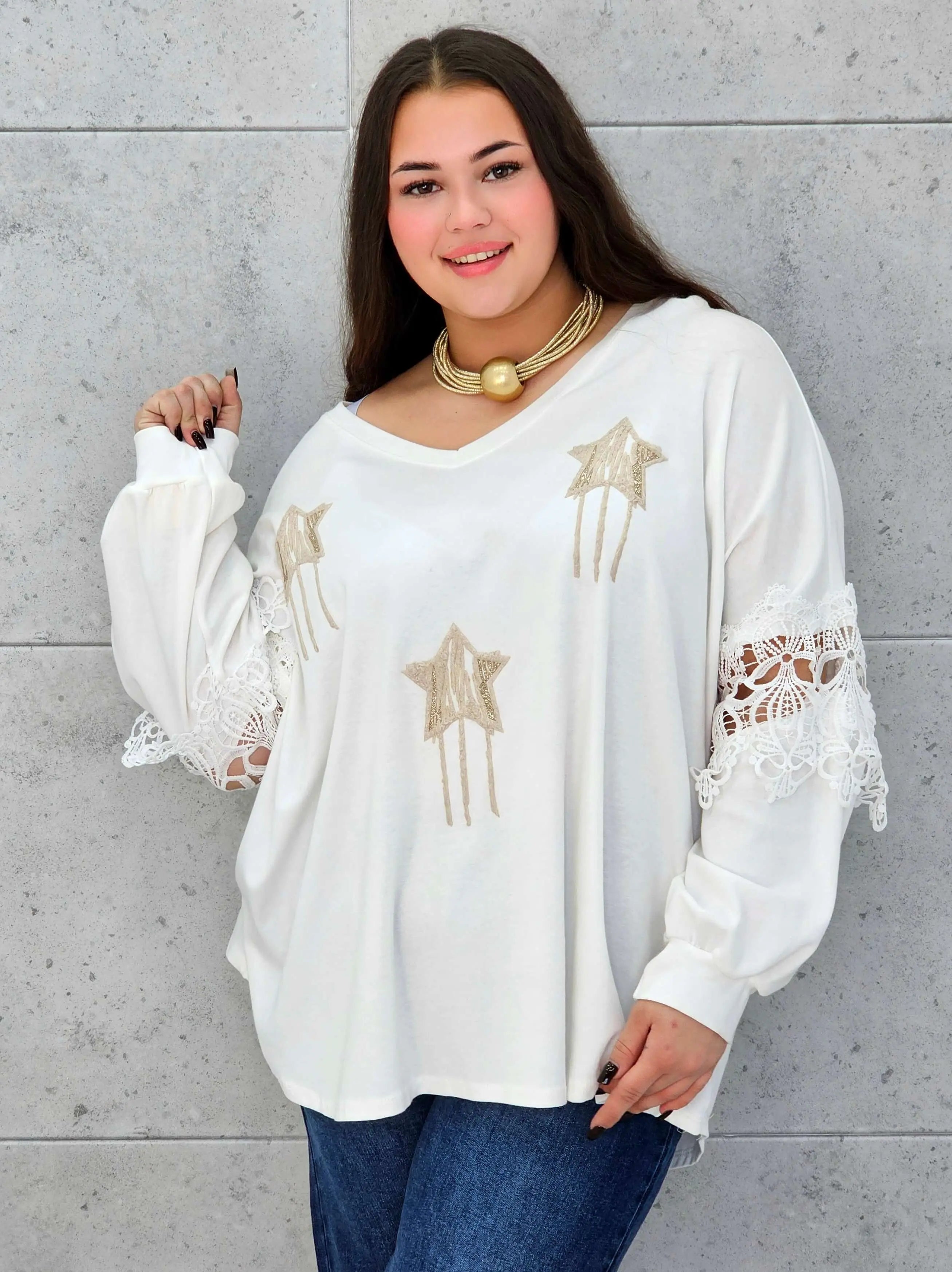 Bluzka LIVANS plus size StylowaXL – kobiecy styl i subtelny blask - Stylowa XL