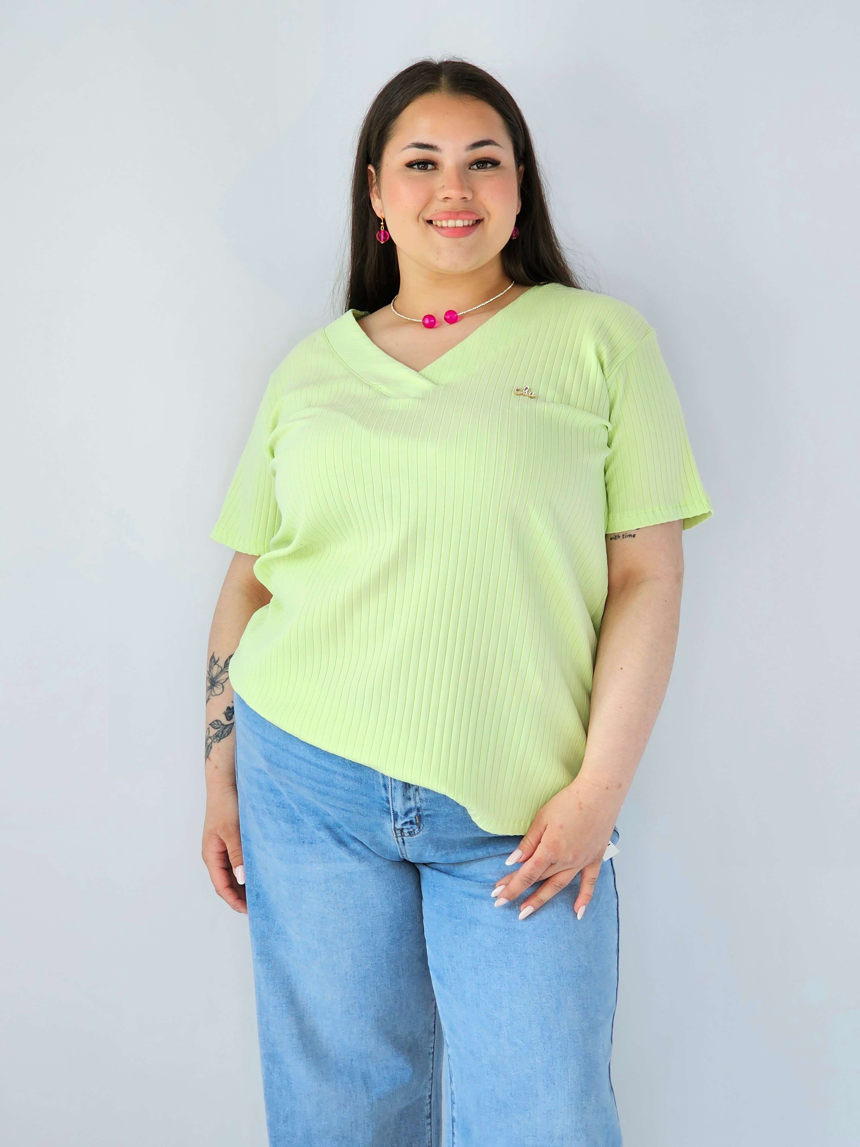 Bluzka Plus Size Prążkowana Z Dekoltem V I Krótkim Rękawem Stylowa XL