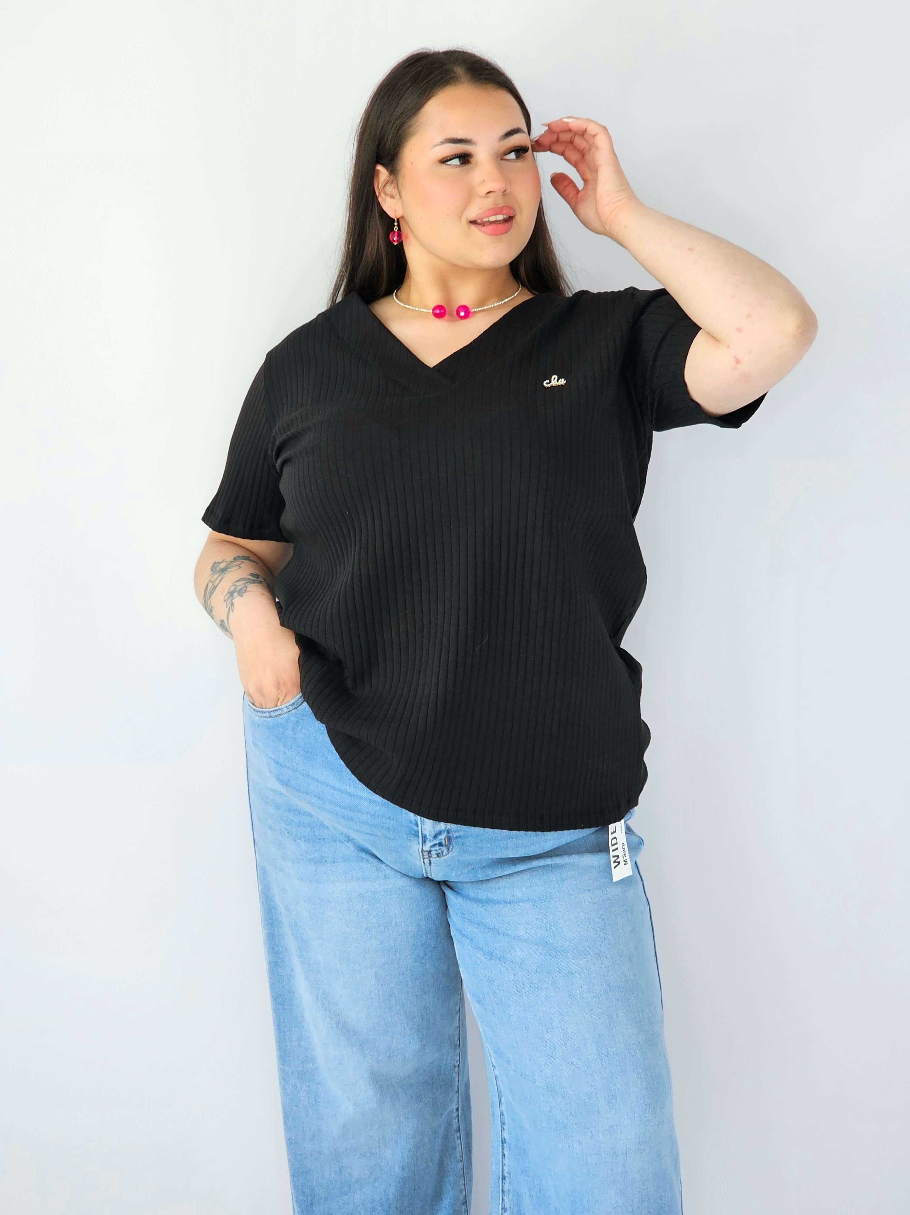 Bluzka Plus Size Prążkowana Z Dekoltem V I Krótkim Rękawem Stylowa XL