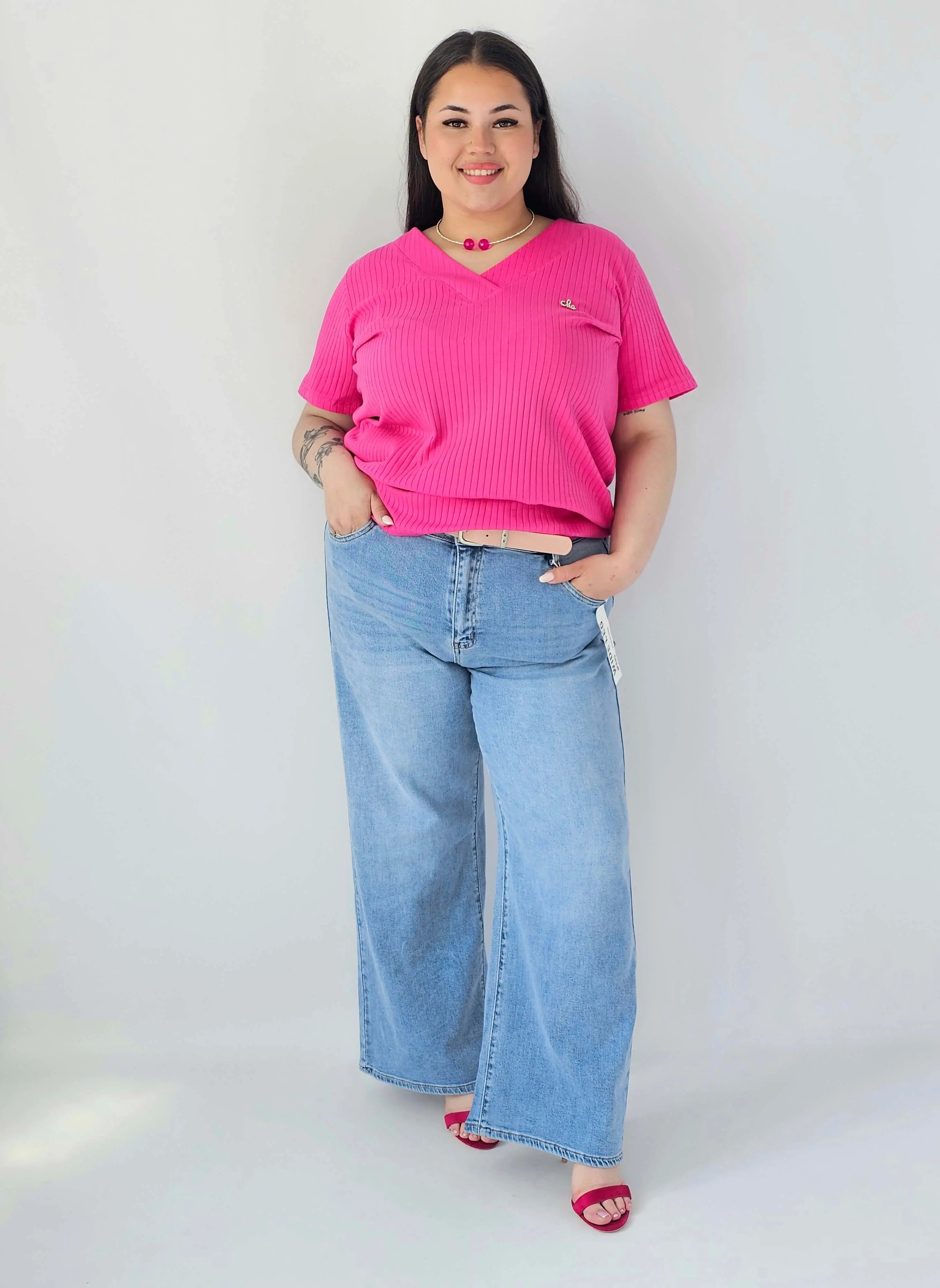 Bluzka Plus Size Prążkowana Z Dekoltem V I Krótkim Rękawem Stylowa XL