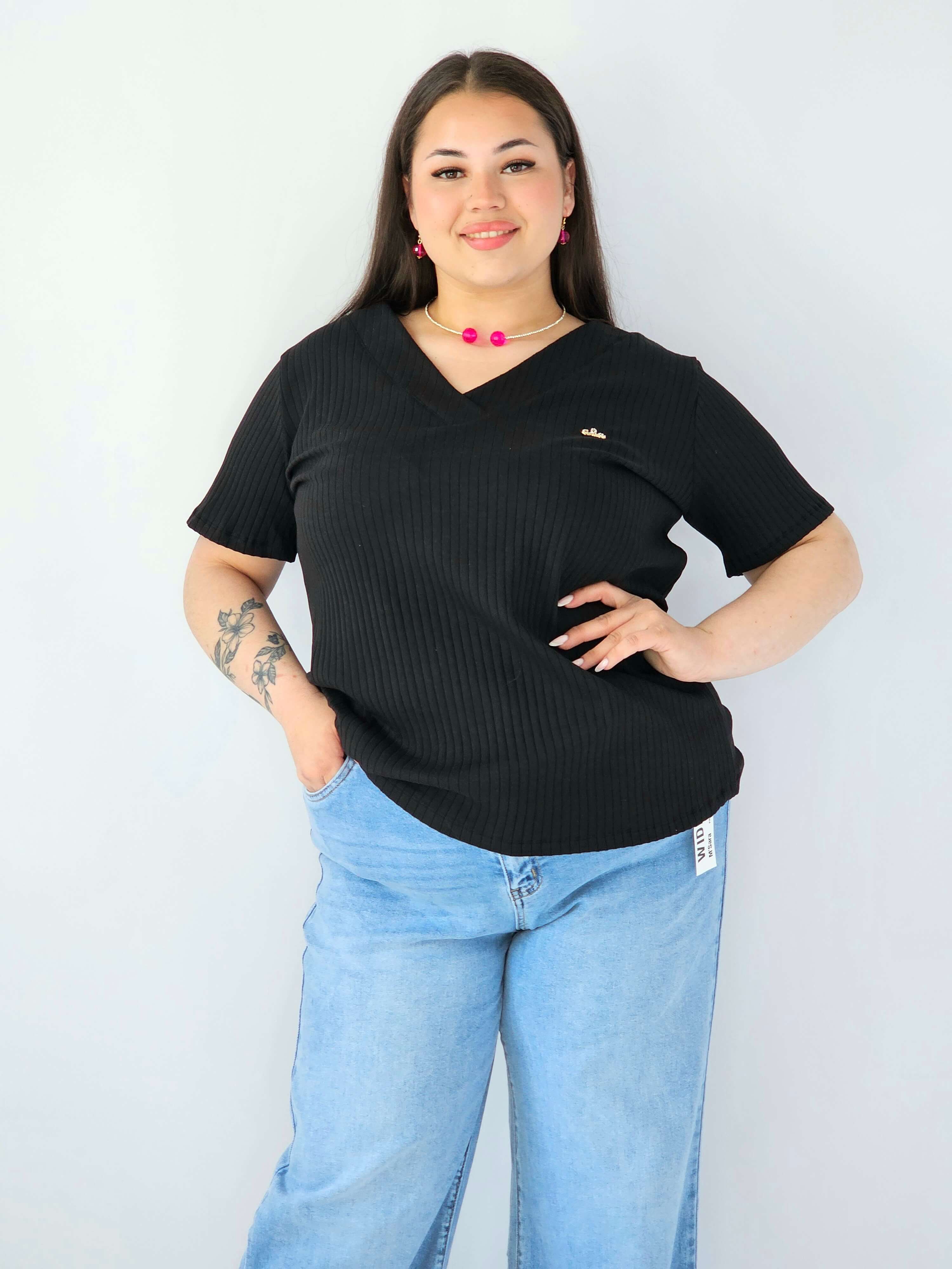 Bluzka Plus Size Prążkowana Z Dekoltem V I Krótkim Rękawem Stylowa XL