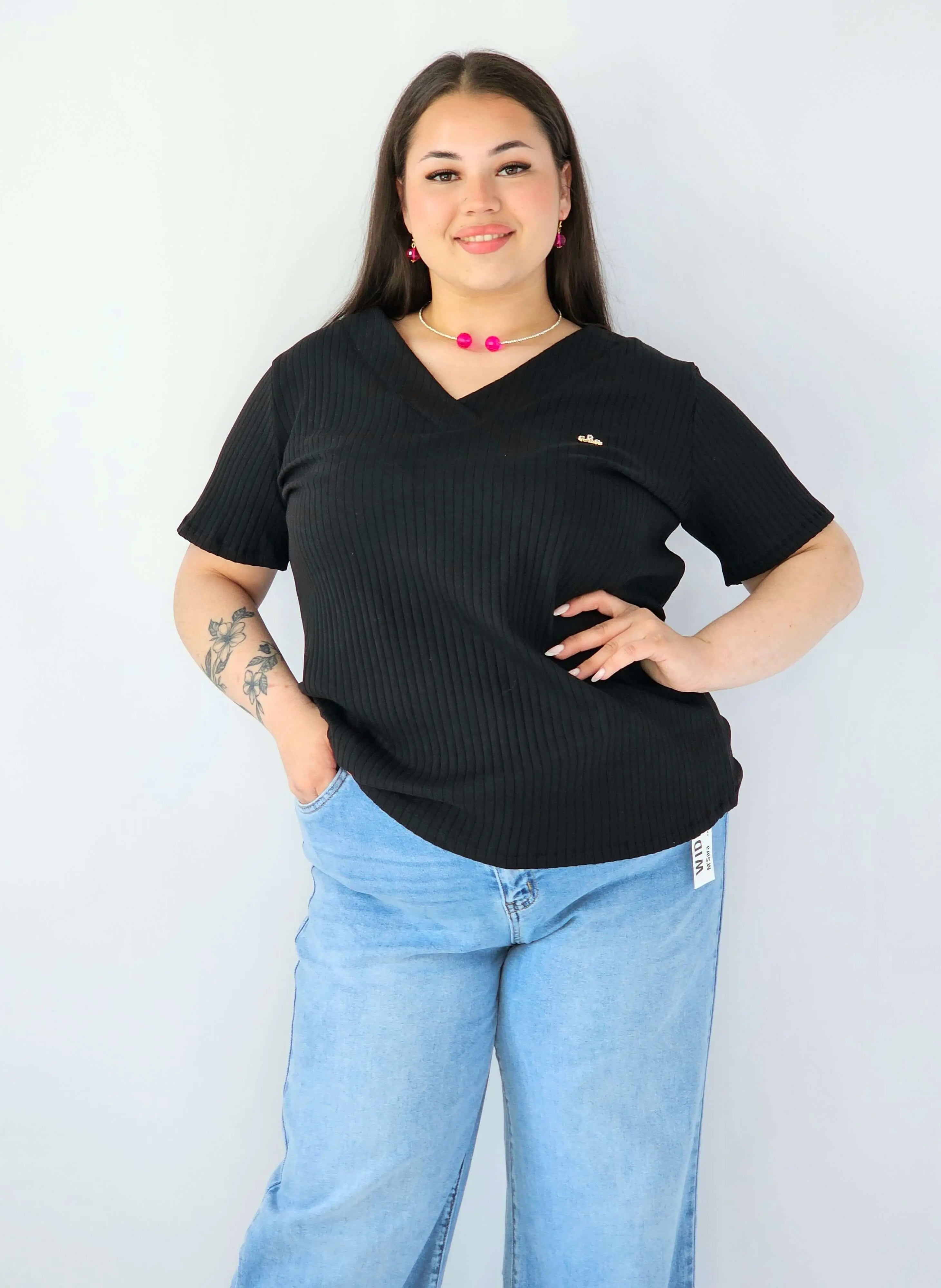 Bluzka Plus Size Prążkowana Z Dekoltem V I Krótkim Rękawem Stylowa XL