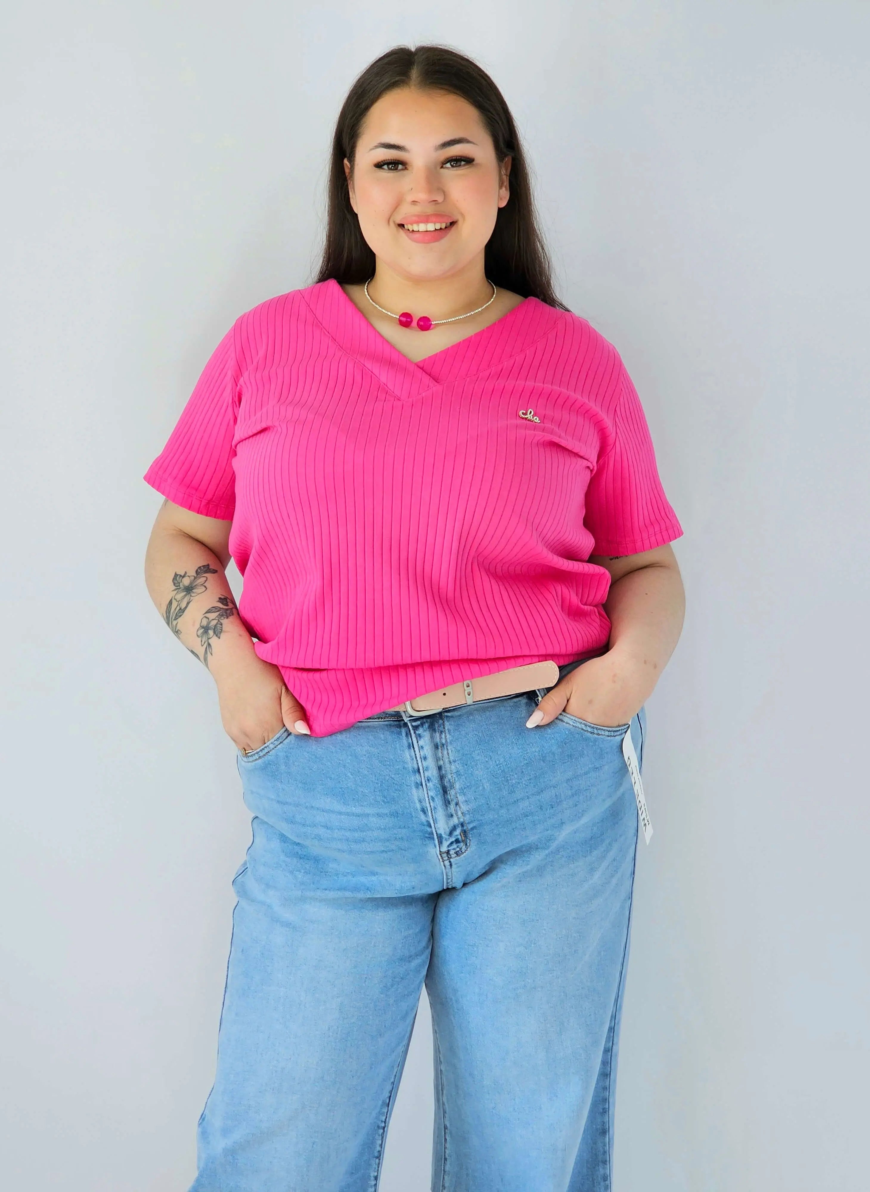Bluzka Plus Size Prążkowana Z Dekoltem V I Krótkim Rękawem Stylowa XL