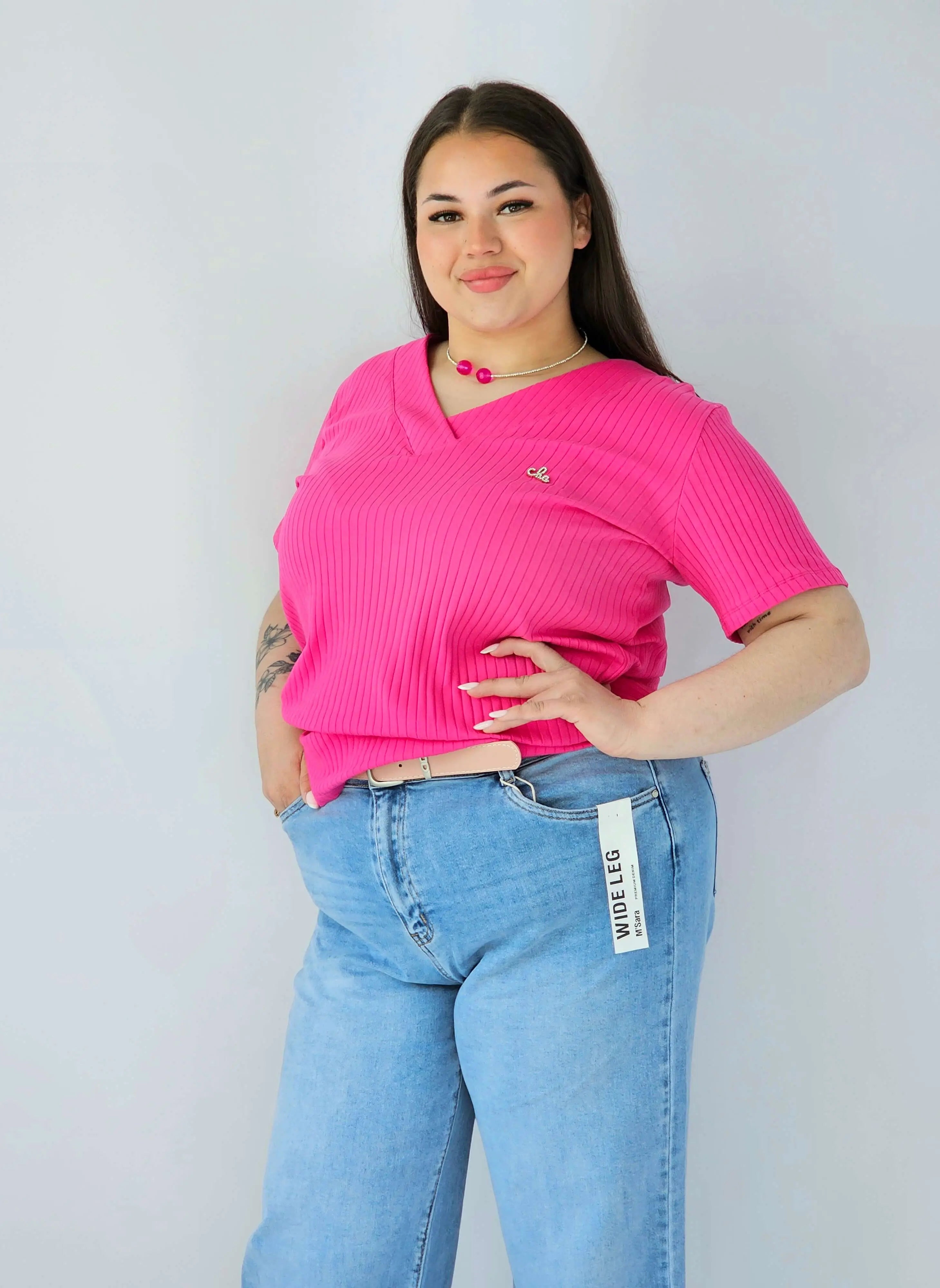 Bluzka Plus Size Prążkowana Z Dekoltem V I Krótkim Rękawem Stylowa XL