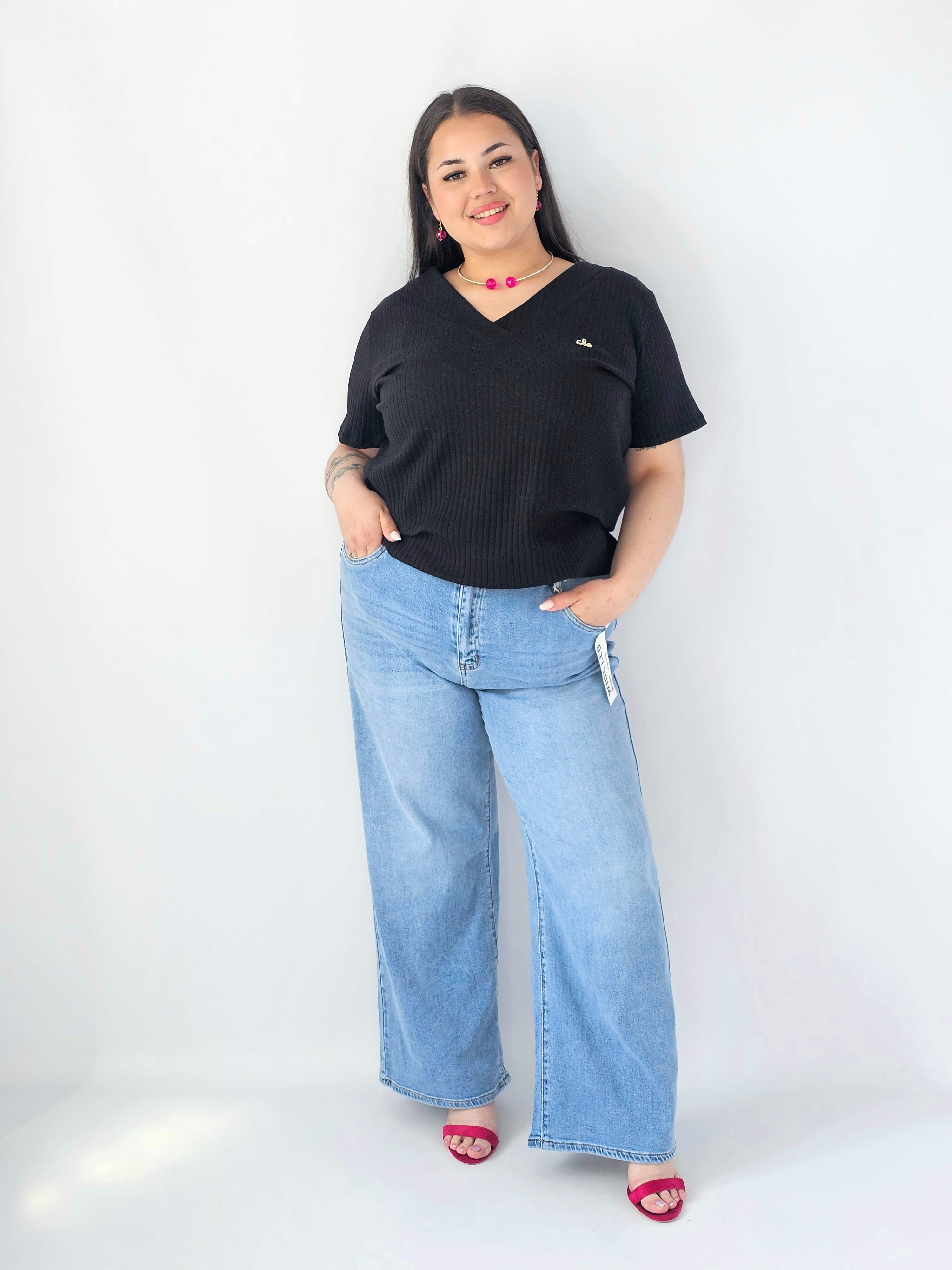 Bluzka Plus Size Prążkowana Z Dekoltem V I Krótkim Rękawem Stylowa XL