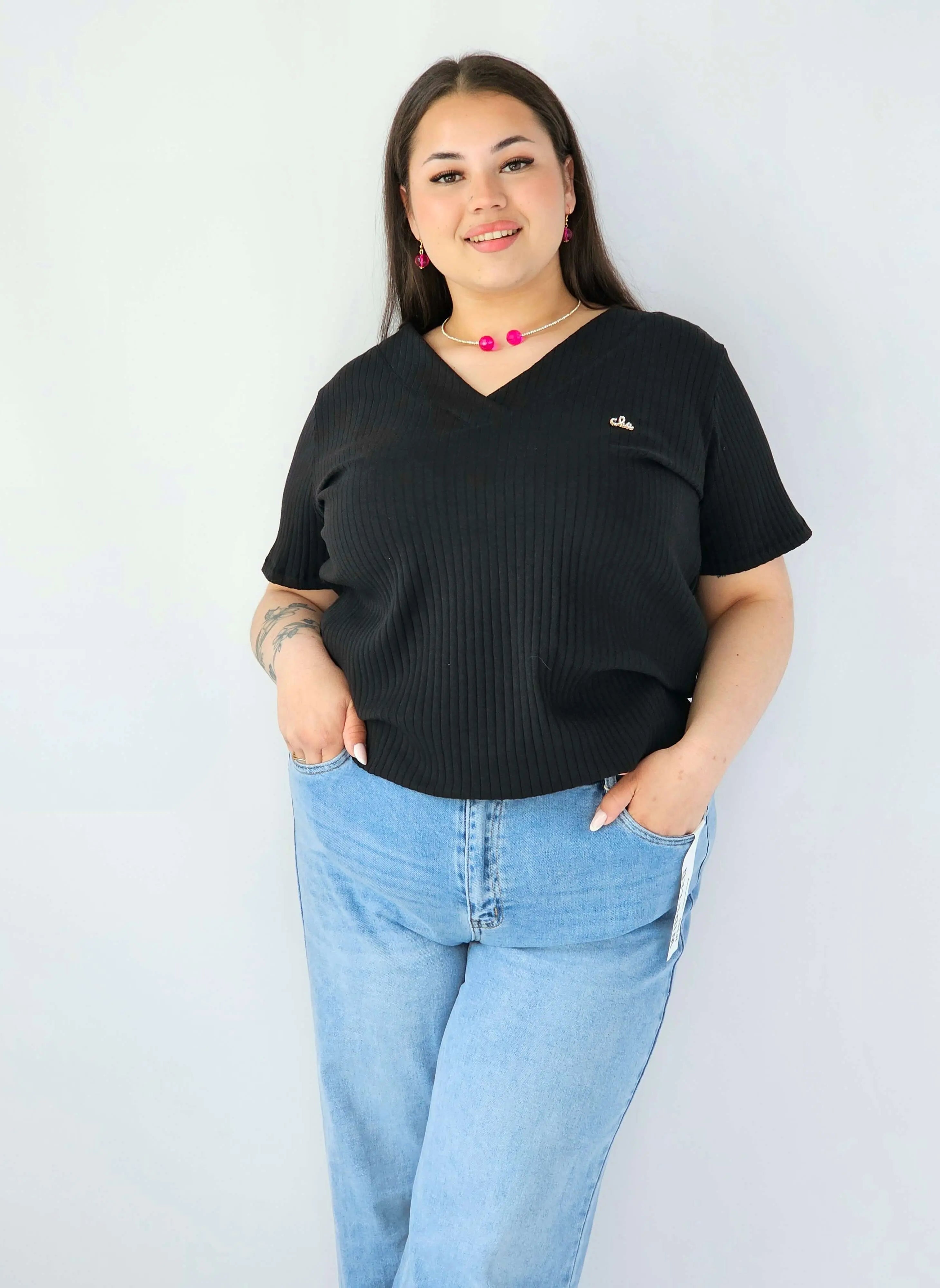 Bluzka Plus Size Prążkowana Z Dekoltem V I Krótkim Rękawem Stylowa XL