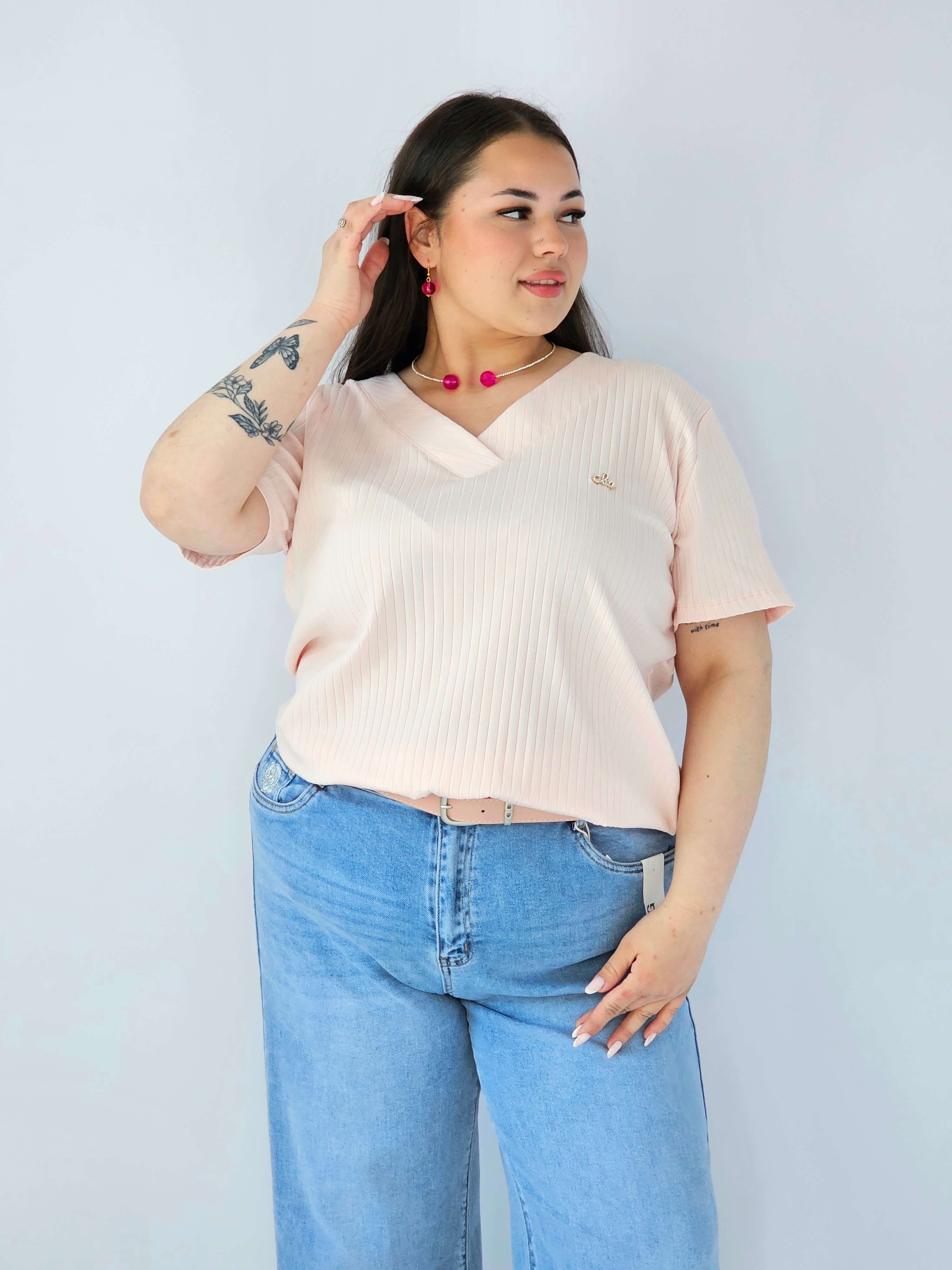 Bluzka Plus Size Prążkowana Z Dekoltem V I Krótkim Rękawem Stylowa XL
