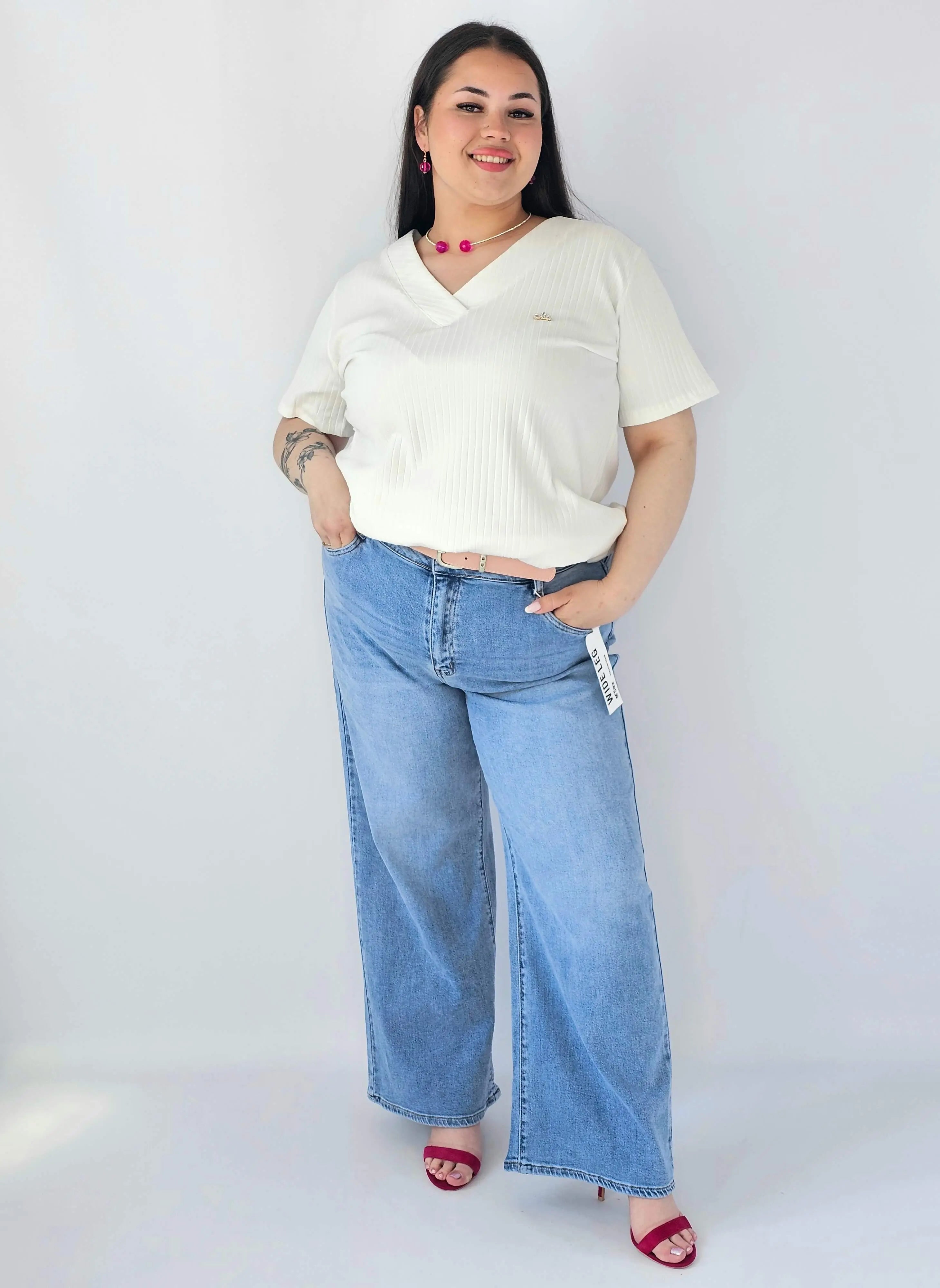Bluzka Plus Size Prążkowana Z Dekoltem V I Krótkim Rękawem Stylowa XL