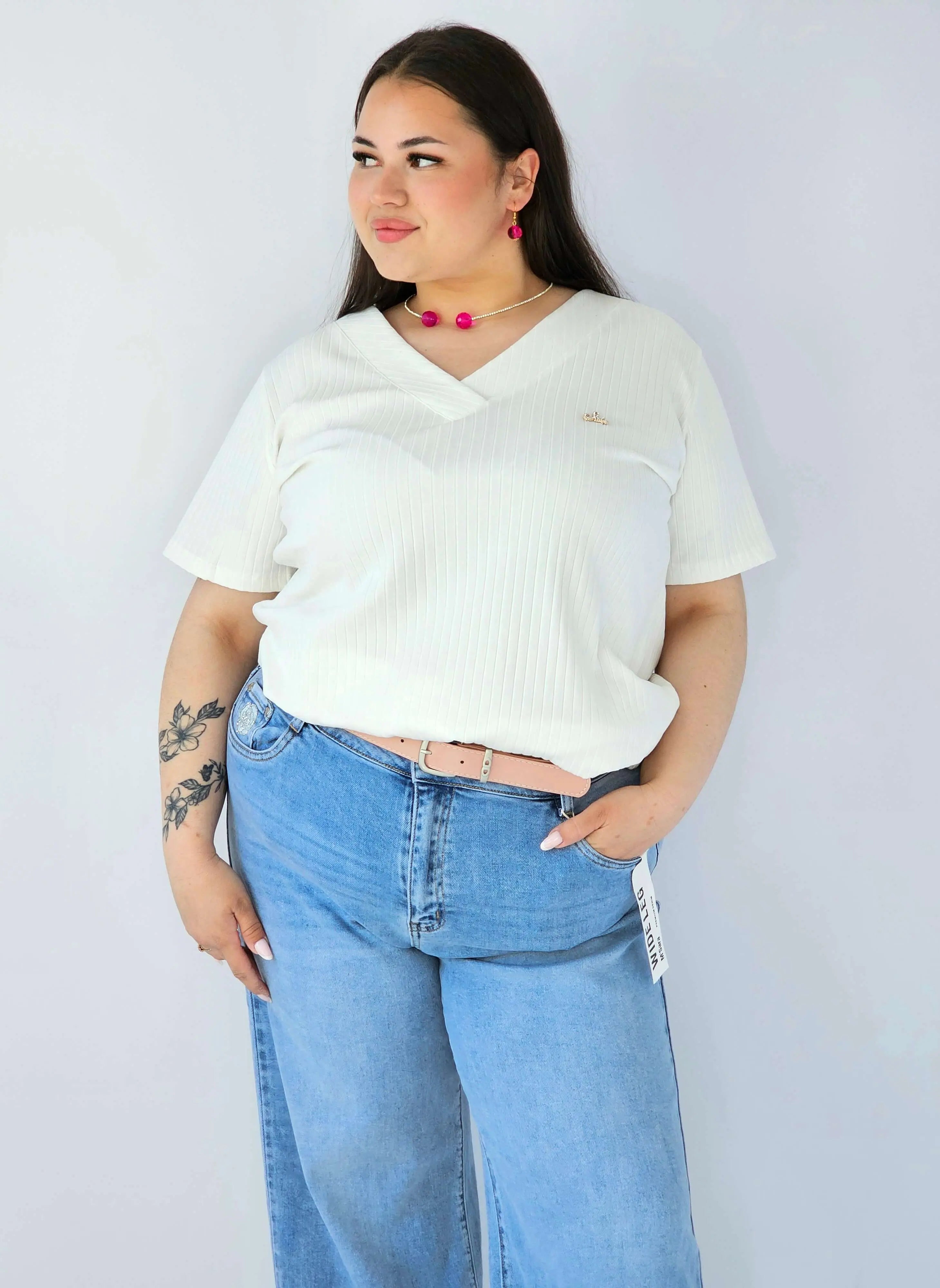 Bluzka Plus Size Prążkowana Z Dekoltem V I Krótkim Rękawem Stylowa XL