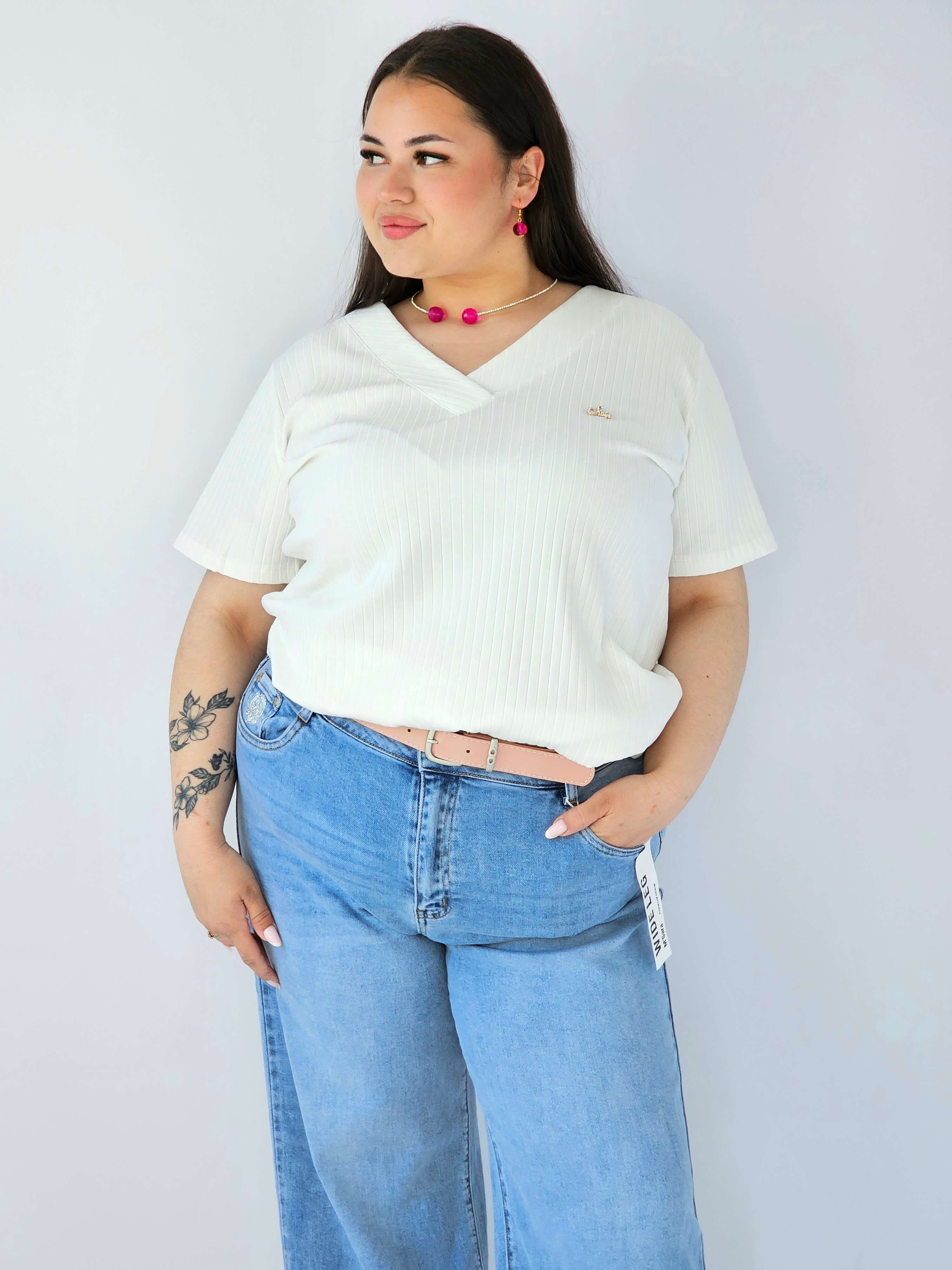Bluzka Plus Size Prążkowana Z Dekoltem V I Krótkim Rękawem Stylowa XL