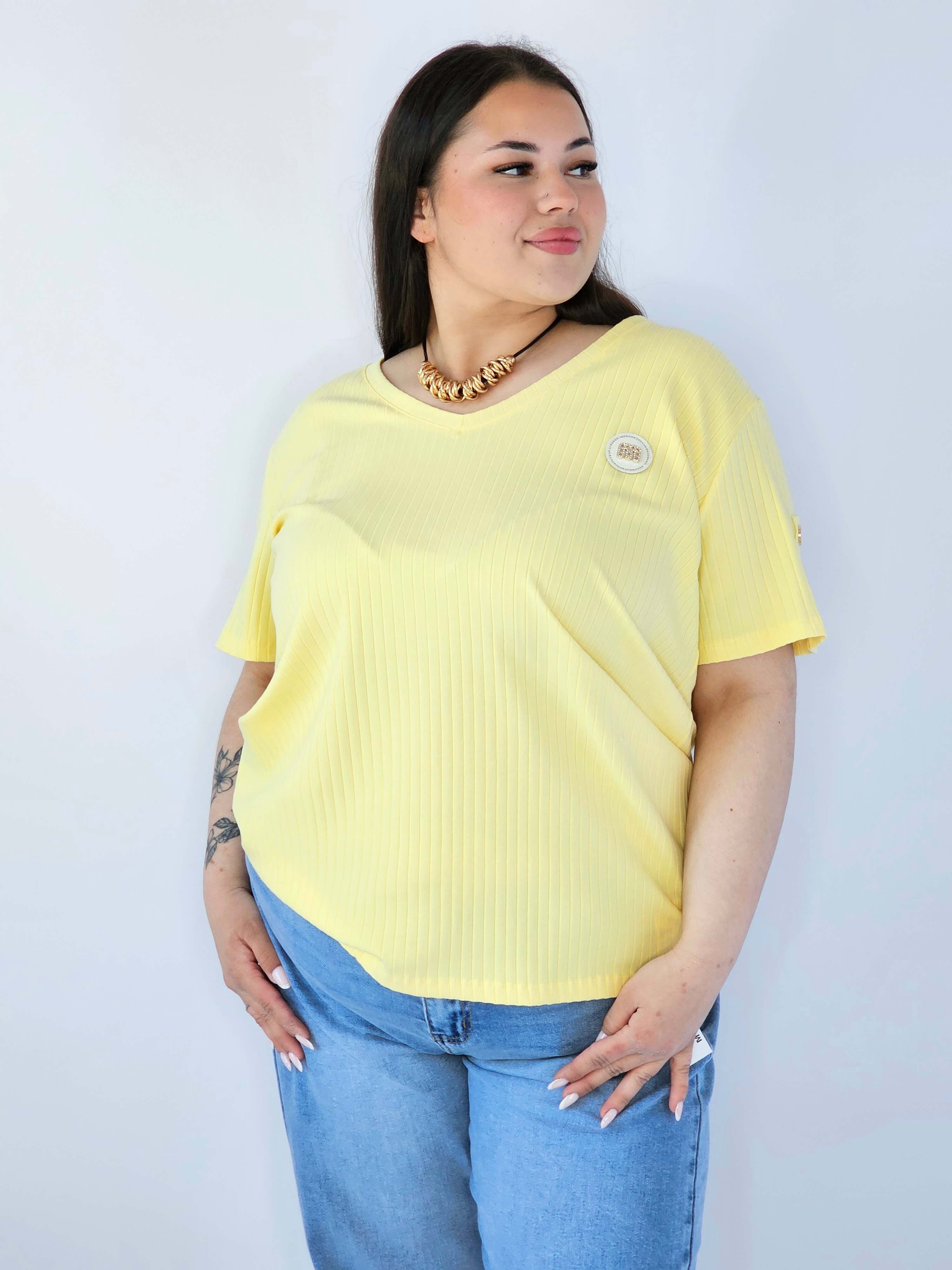 Bluzka Plus Size Z Dekoltem V I Ozdobną Aplikacją Stylowa XL