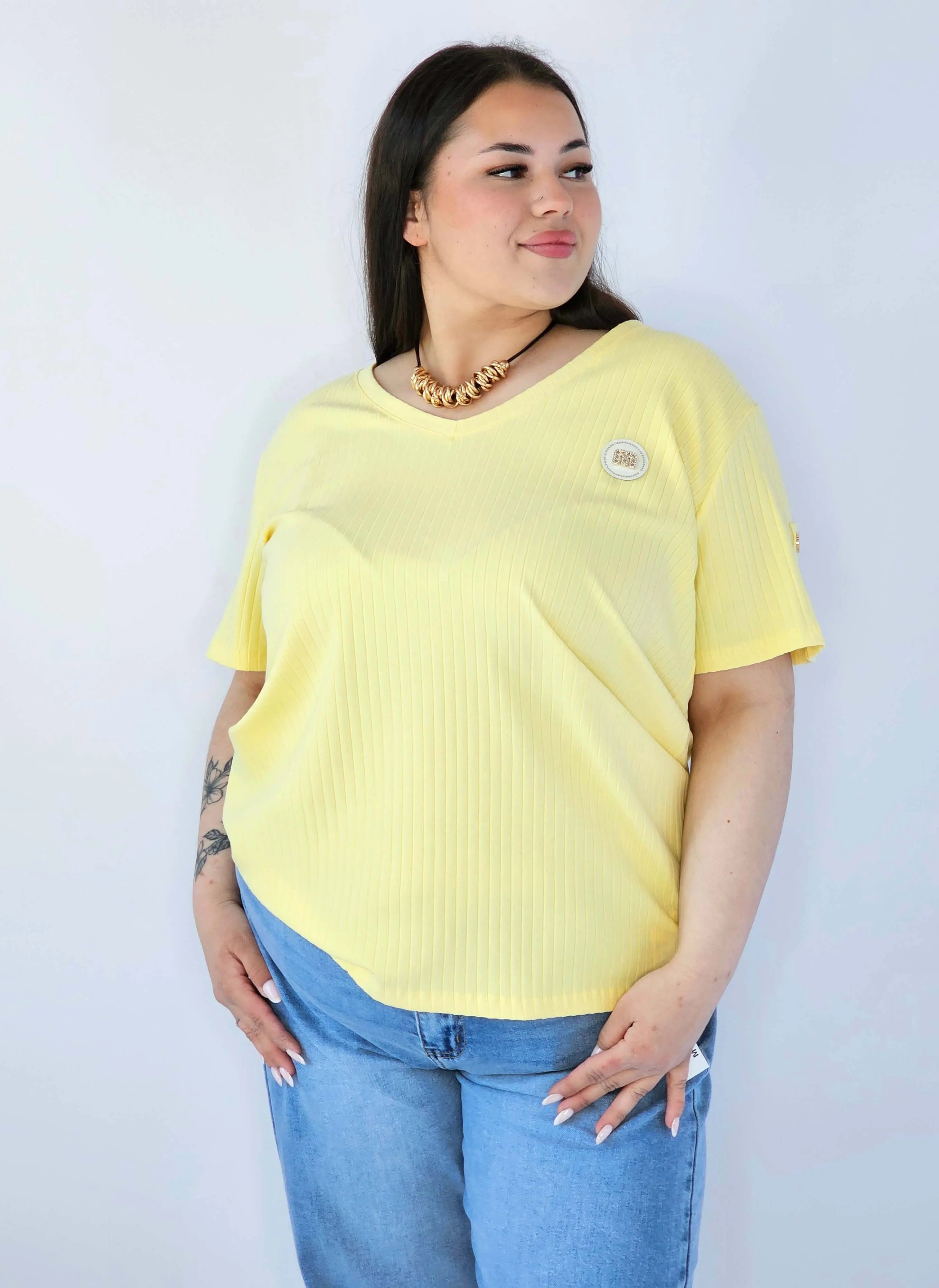 Bluzka Plus Size Z Dekoltem V I Ozdobną Aplikacją Stylowa XL