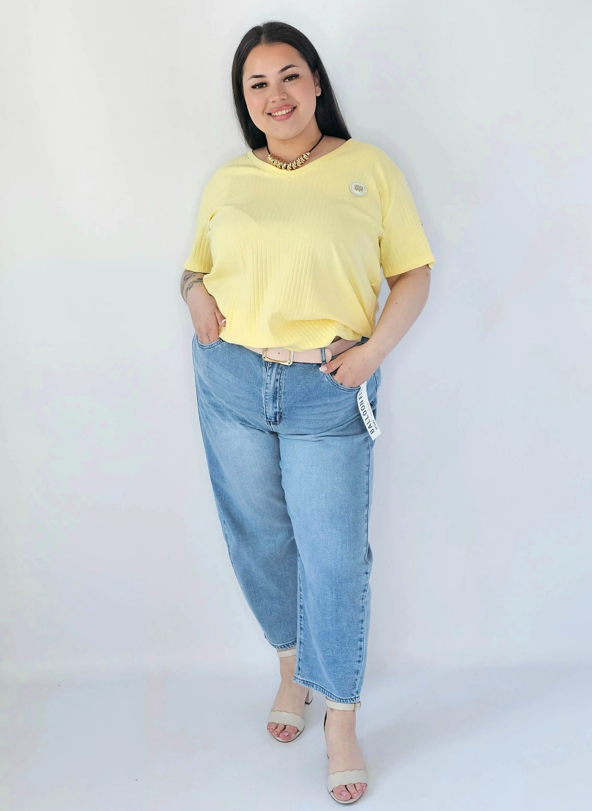 Bluzka Plus Size Z Dekoltem V I Ozdobną Aplikacją Stylowa XL
