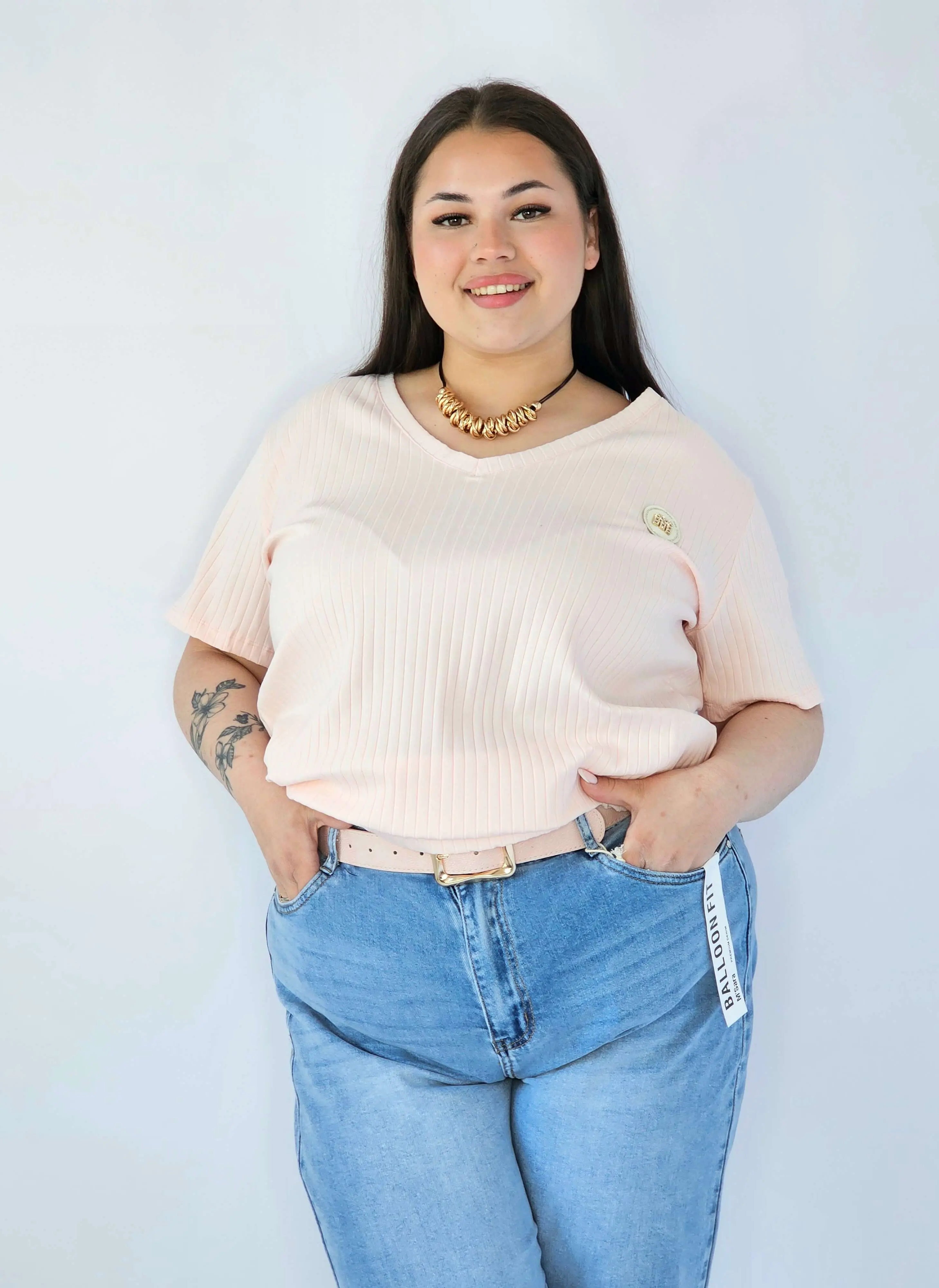 Bluzka Plus Size Z Dekoltem V I Ozdobną Aplikacją Stylowa XL