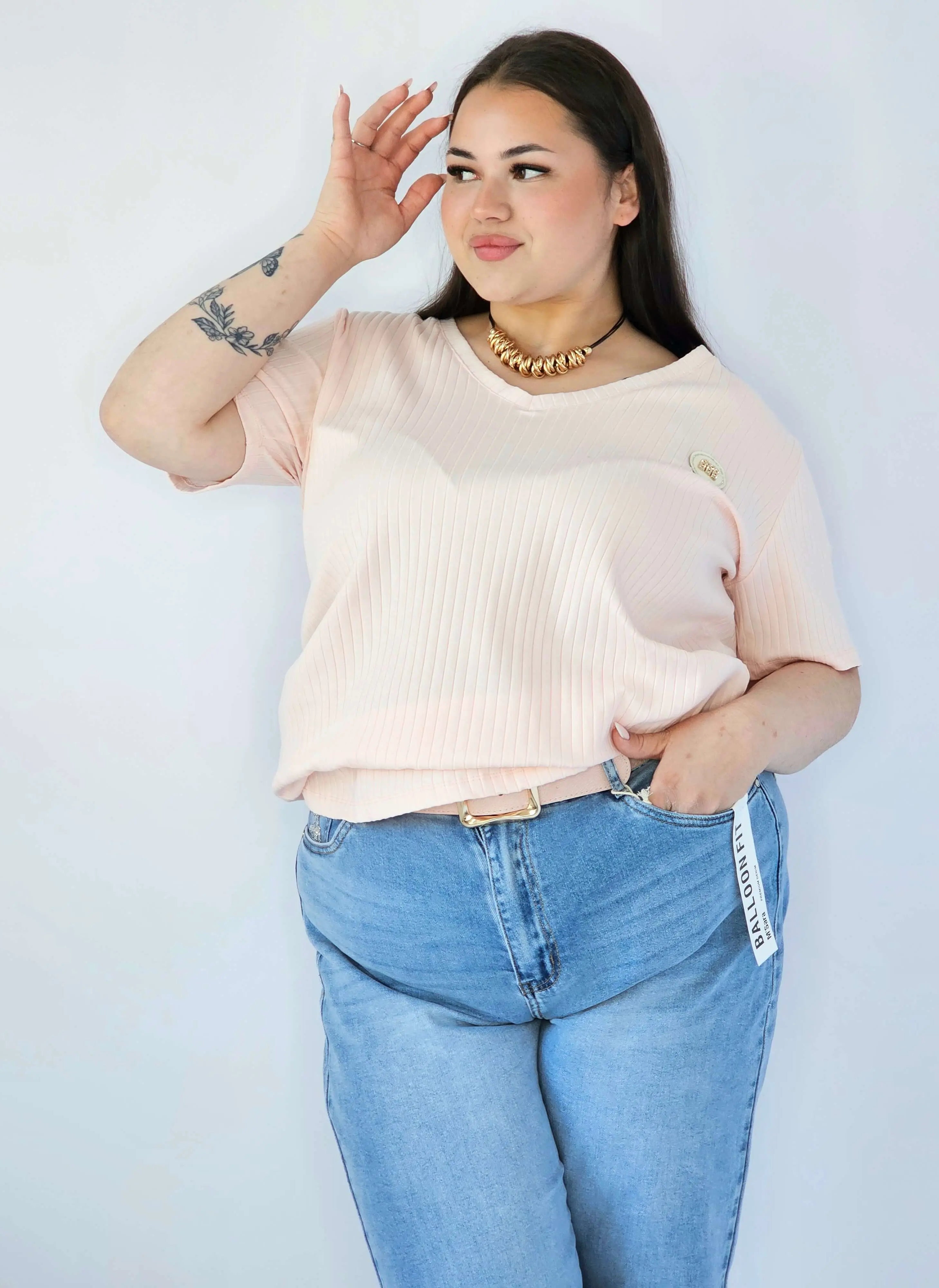 Bluzka Plus Size Z Dekoltem V I Ozdobną Aplikacją Stylowa XL