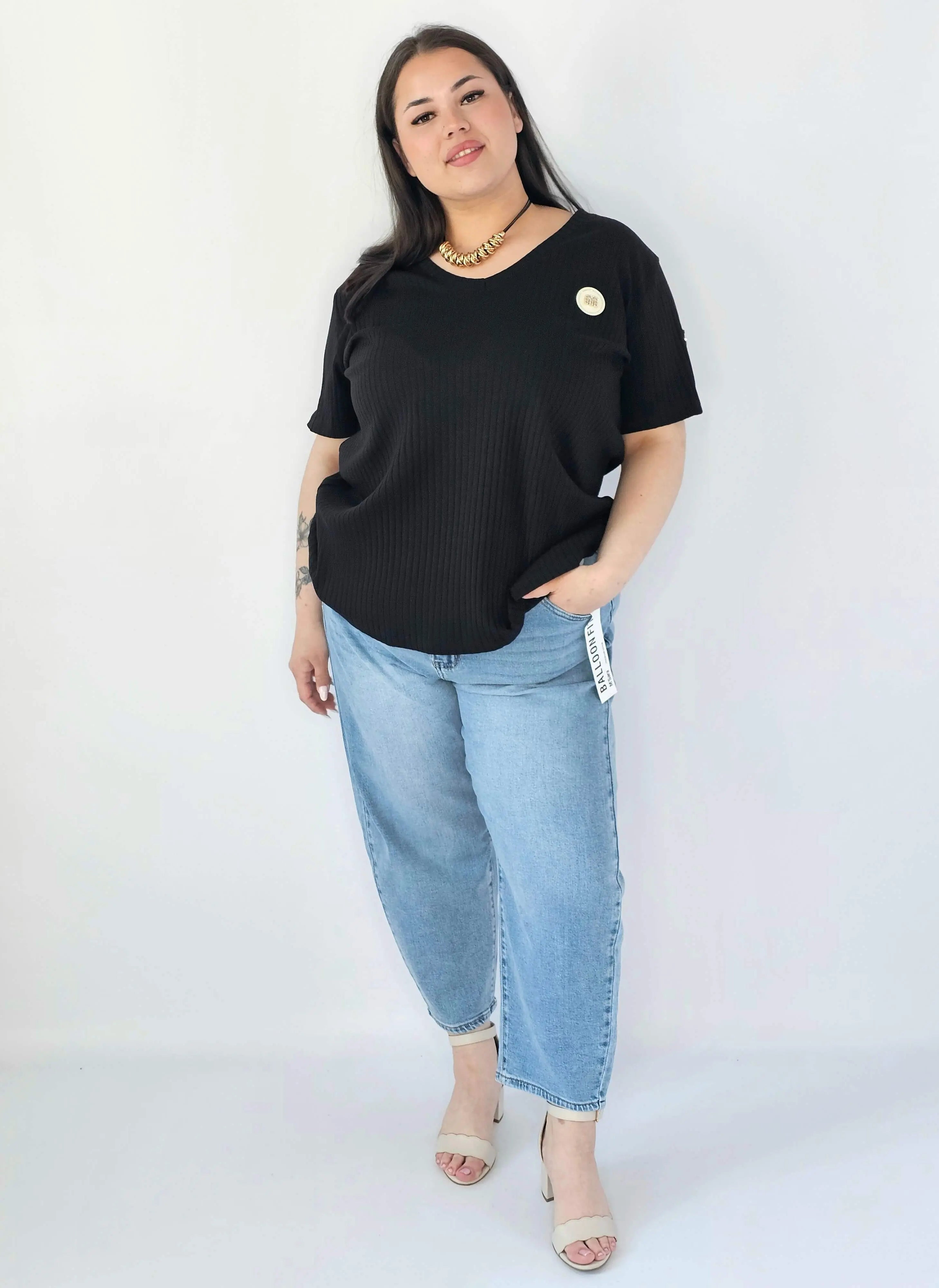 Bluzka Plus Size Z Dekoltem V I Ozdobną Aplikacją Stylowa XL