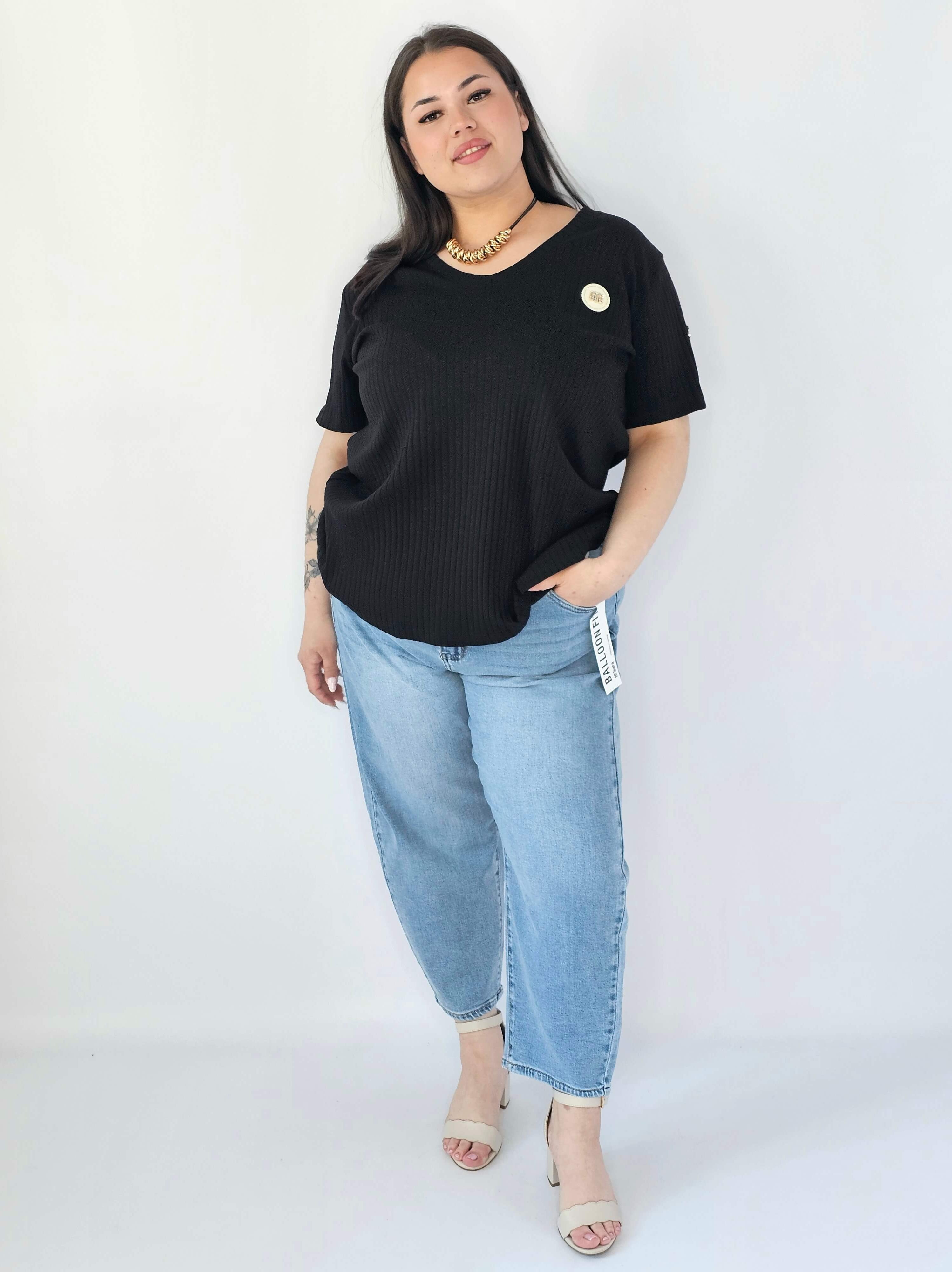 Bluzka Plus Size Z Dekoltem V I Ozdobną Aplikacją Stylowa XL