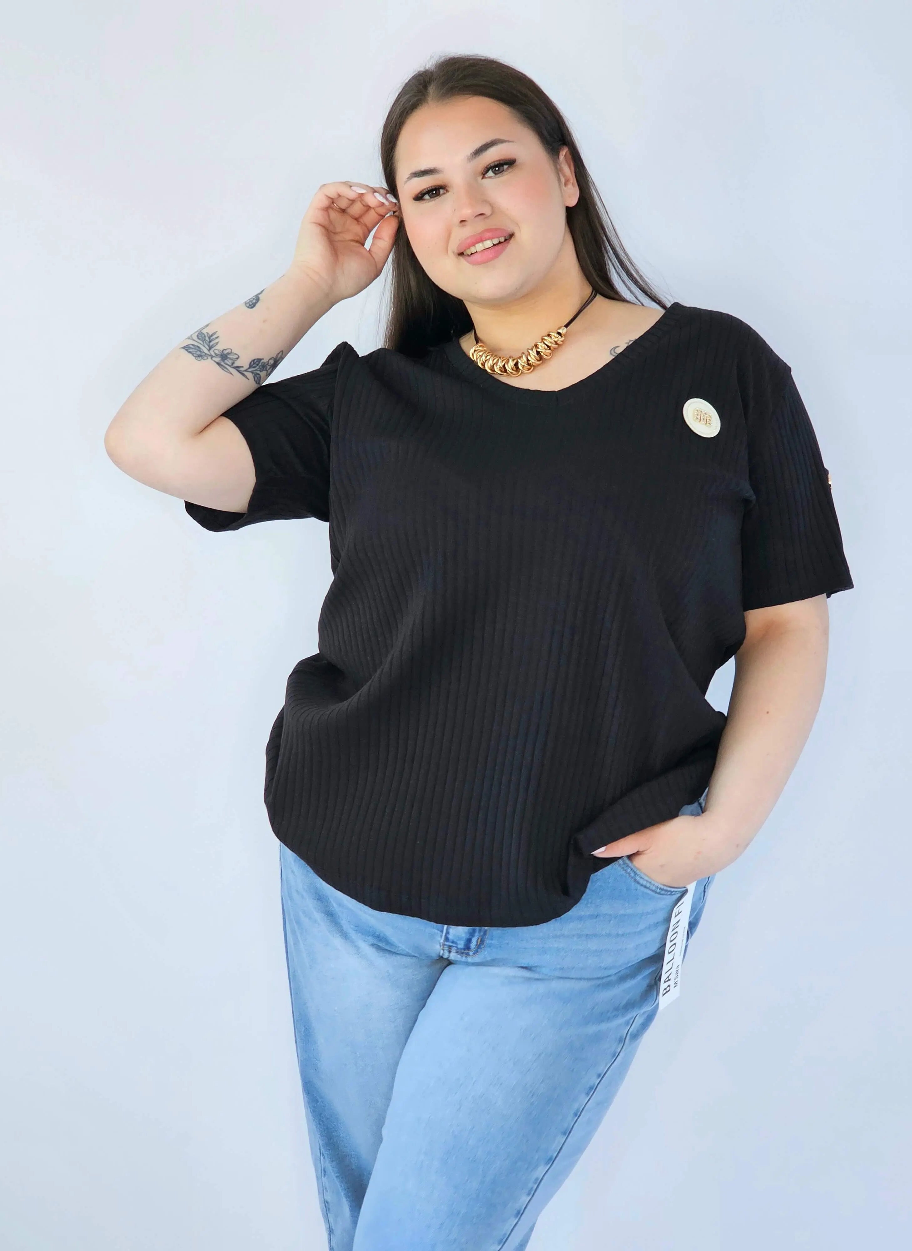 Bluzka Plus Size Z Dekoltem V I Ozdobną Aplikacją Stylowa XL