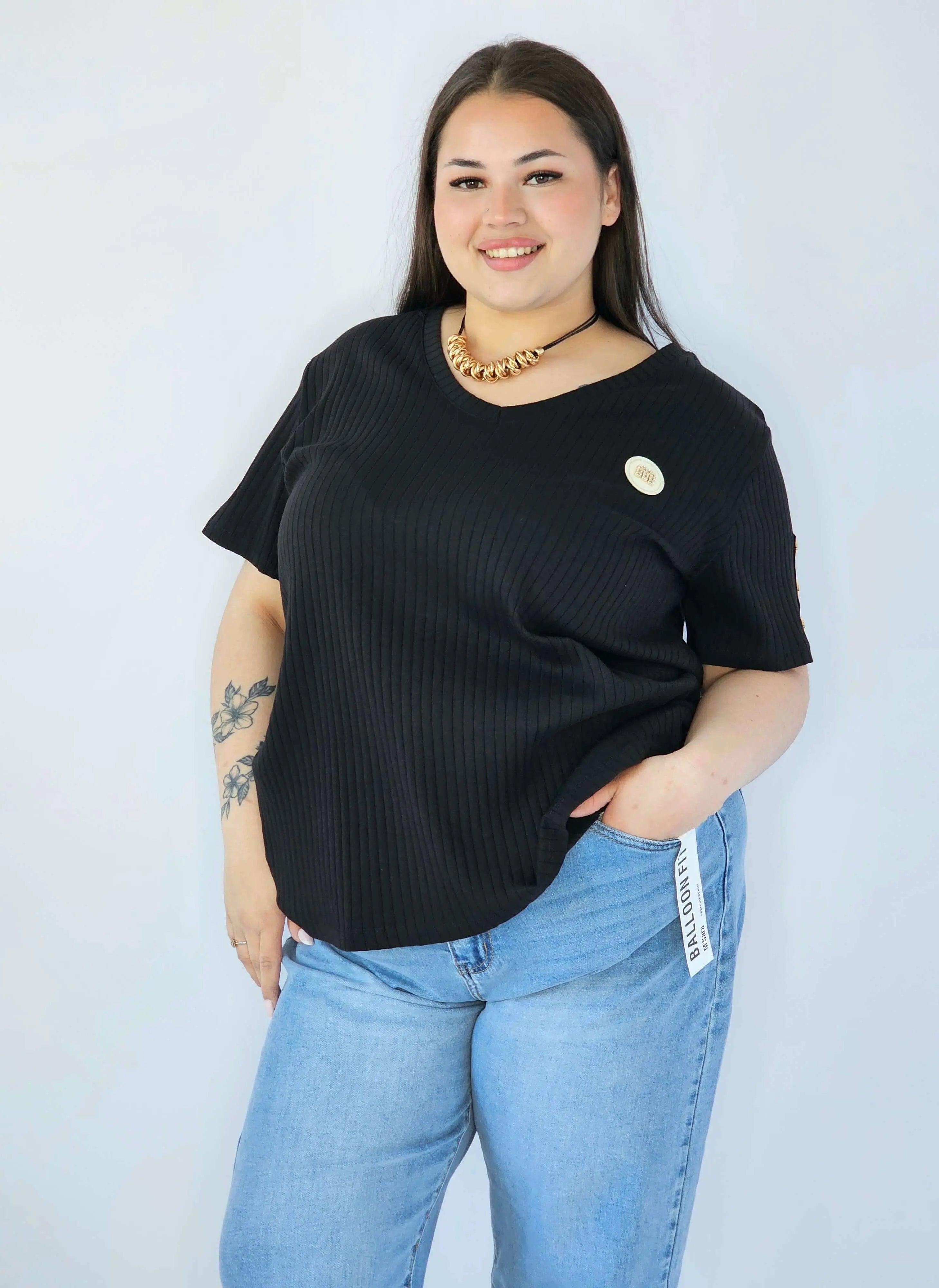 Bluzka Plus Size Z Dekoltem V I Ozdobną Aplikacją Stylowa XL