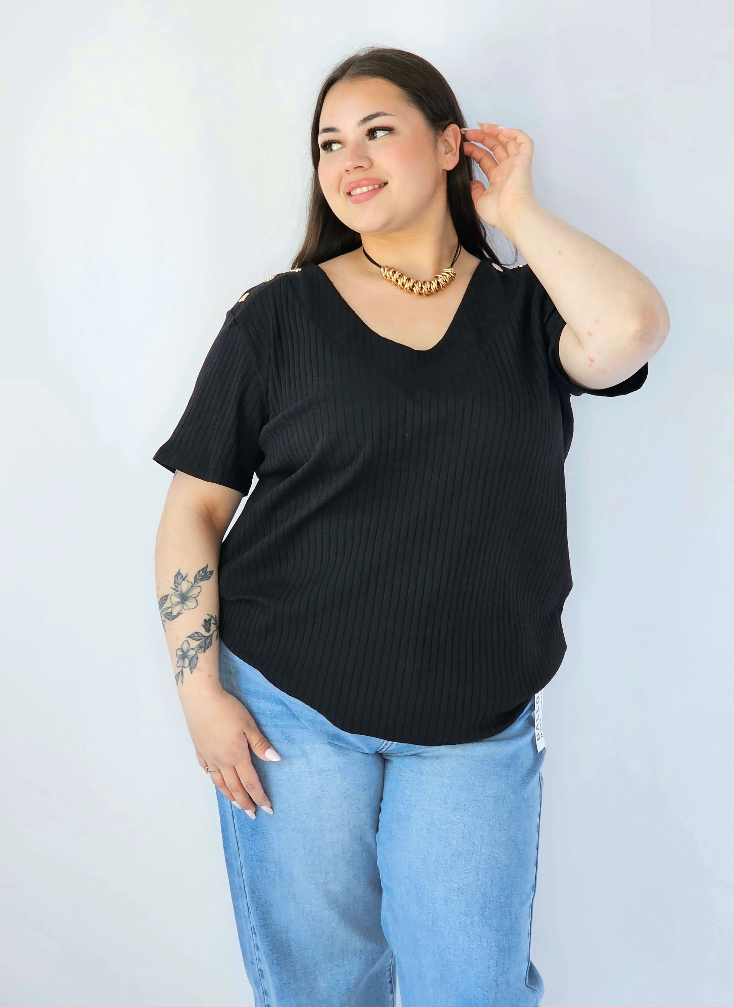 Bluzka Plus Size Z Dekoltem V I Ozdobnymi Detalami Na Ramionach Stylowa XL
