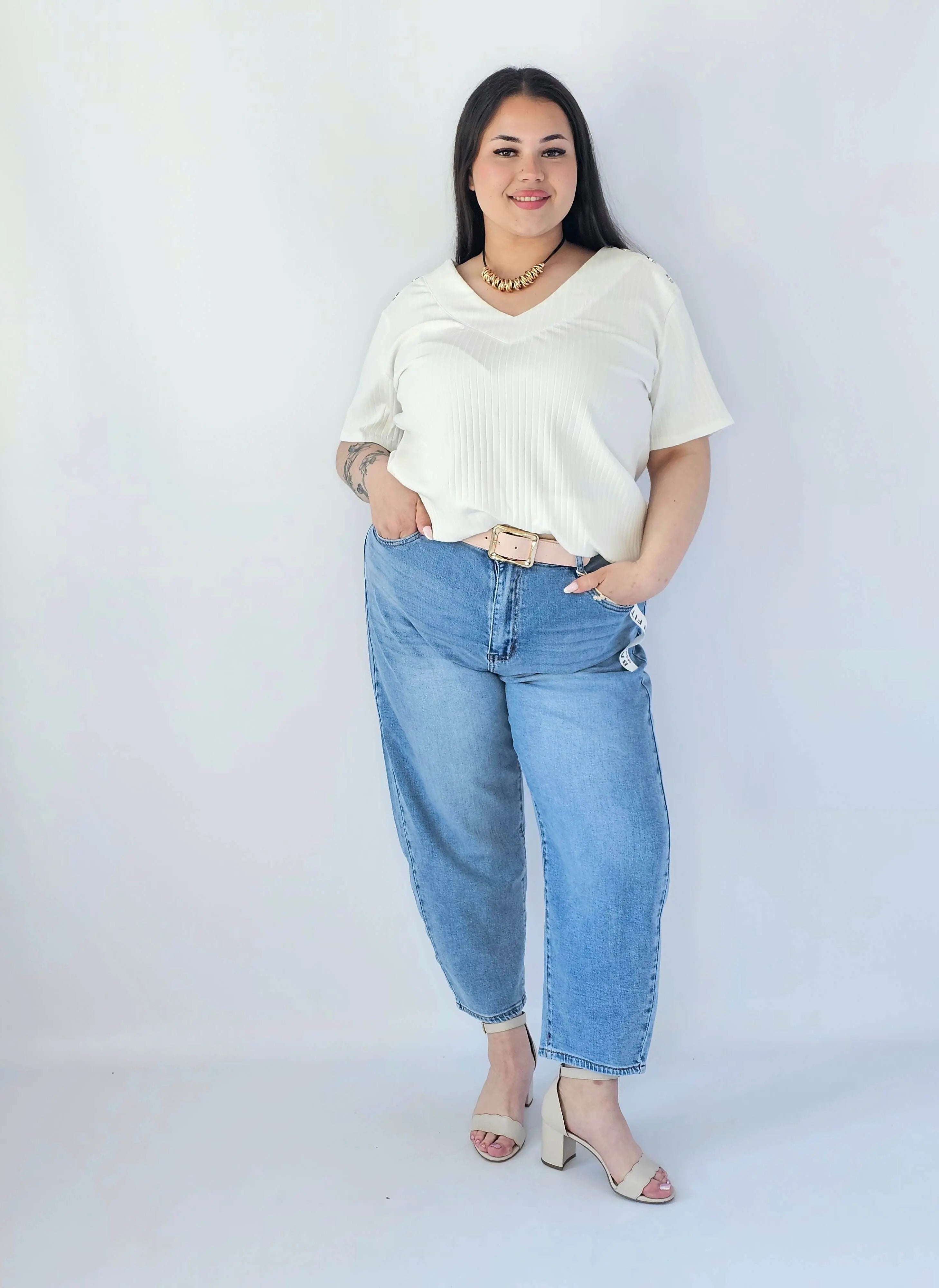 Bluzka Plus Size Z Dekoltem V I Ozdobnymi Detalami Na Ramionach Stylowa XL