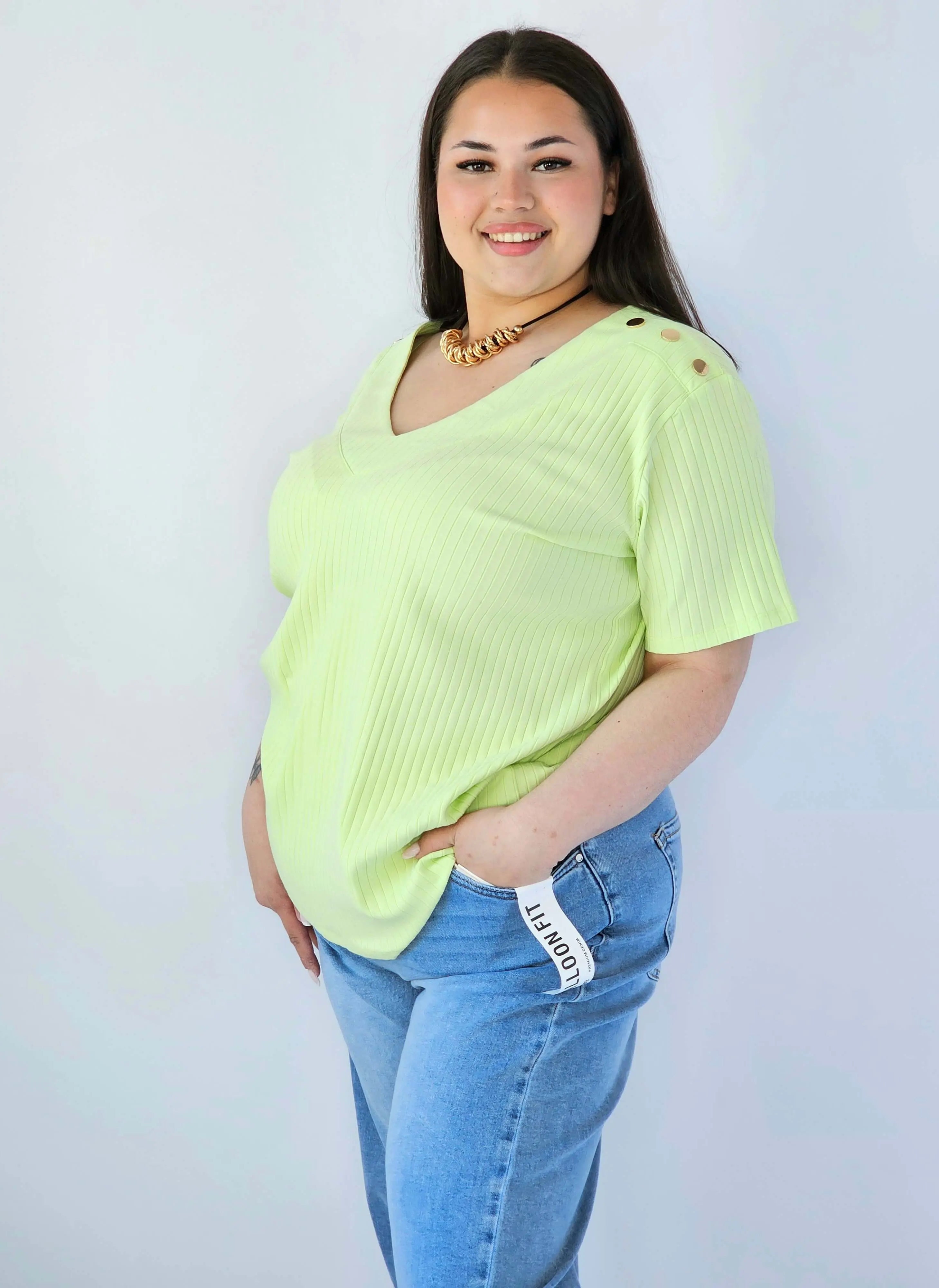Bluzka Plus Size Z Dekoltem V I Ozdobnymi Detalami Na Ramionach Stylowa XL