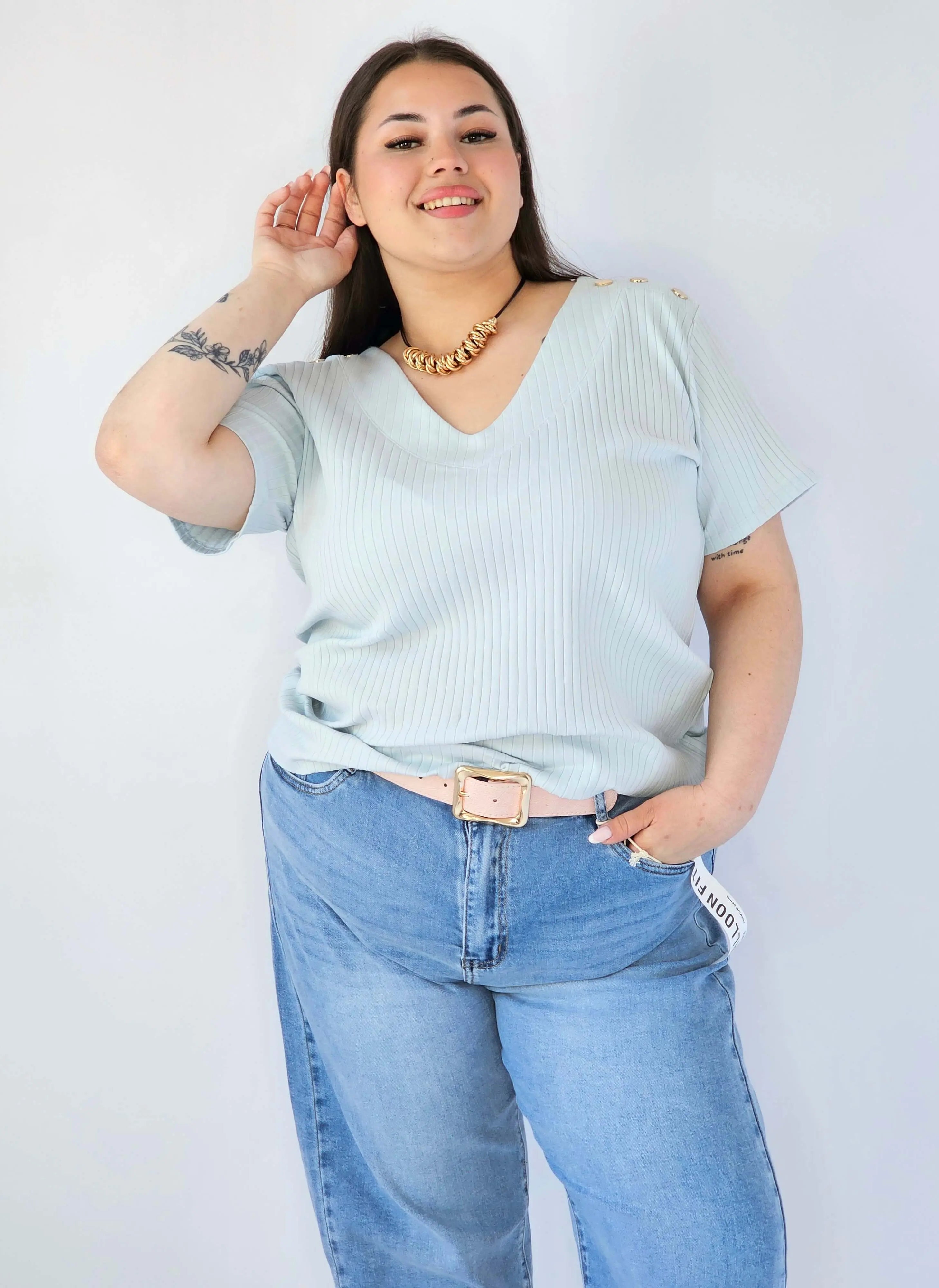 Bluzka Plus Size Z Dekoltem V I Ozdobnymi Detalami Na Ramionach Stylowa XL