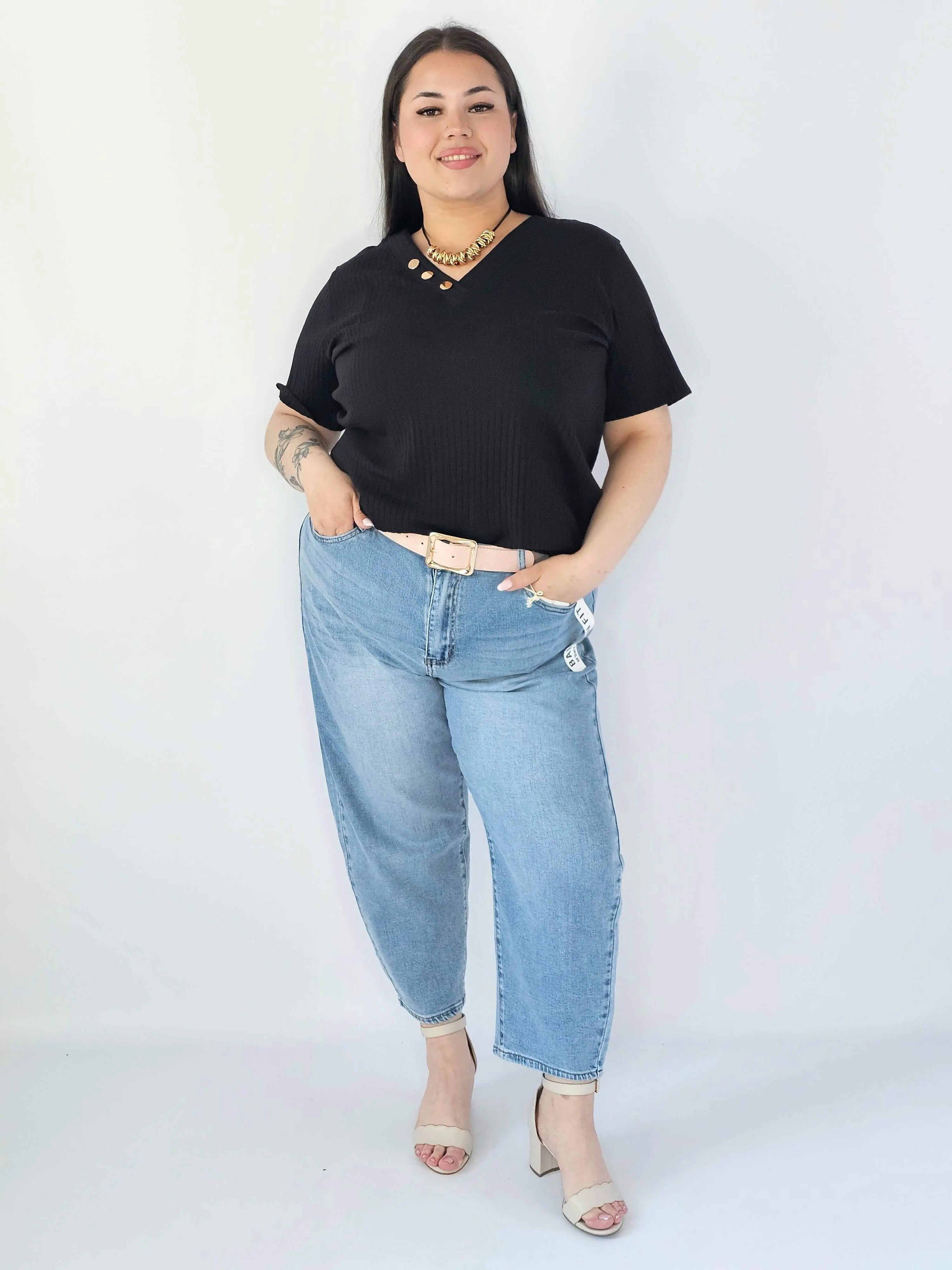 Bluzka Plus Size Z Dekoltem V I Ozdobnymi Guzikami Stylowa XL