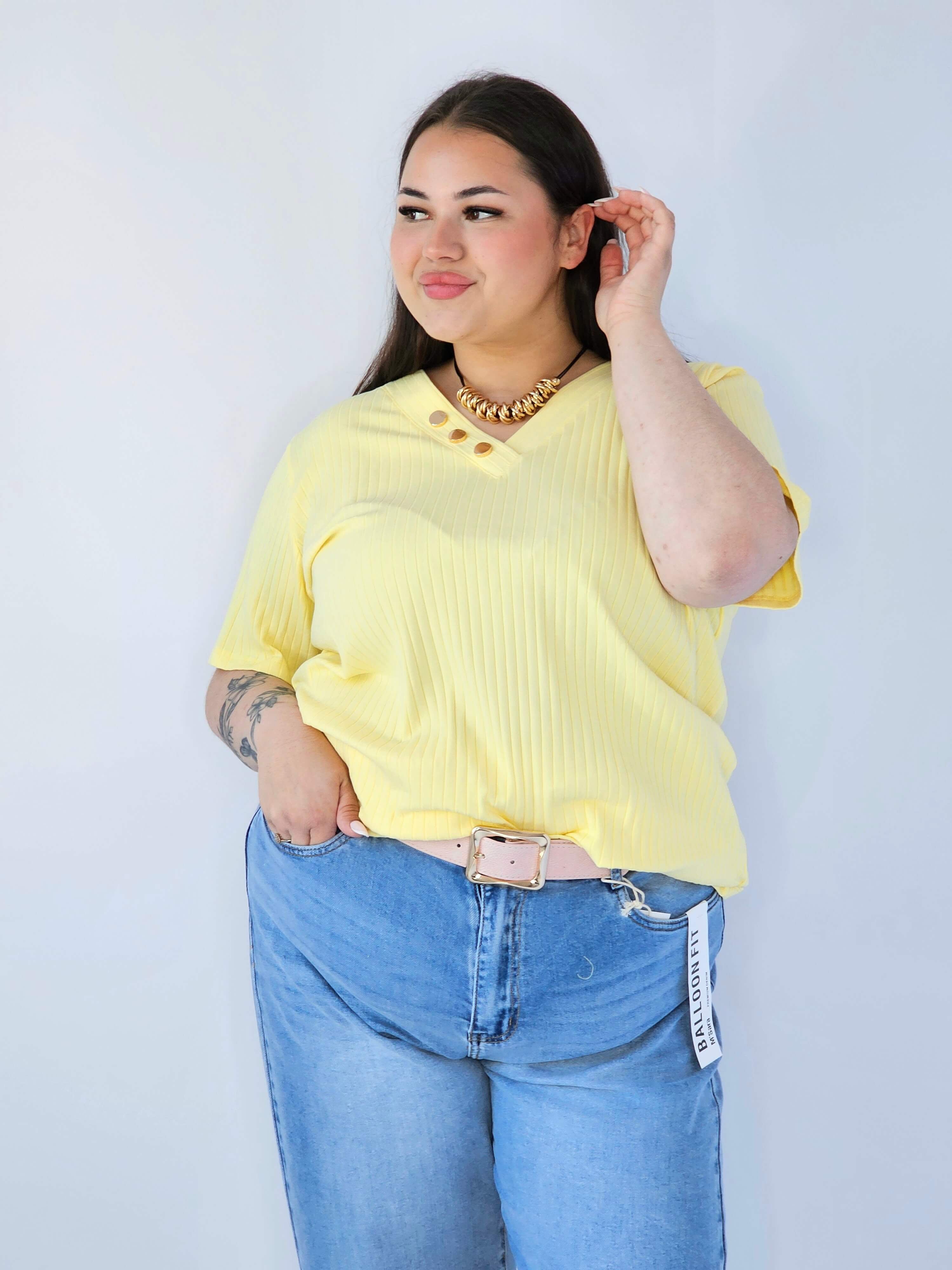 Bluzka Plus Size Z Dekoltem V I Ozdobnymi Guzikami Stylowa XL