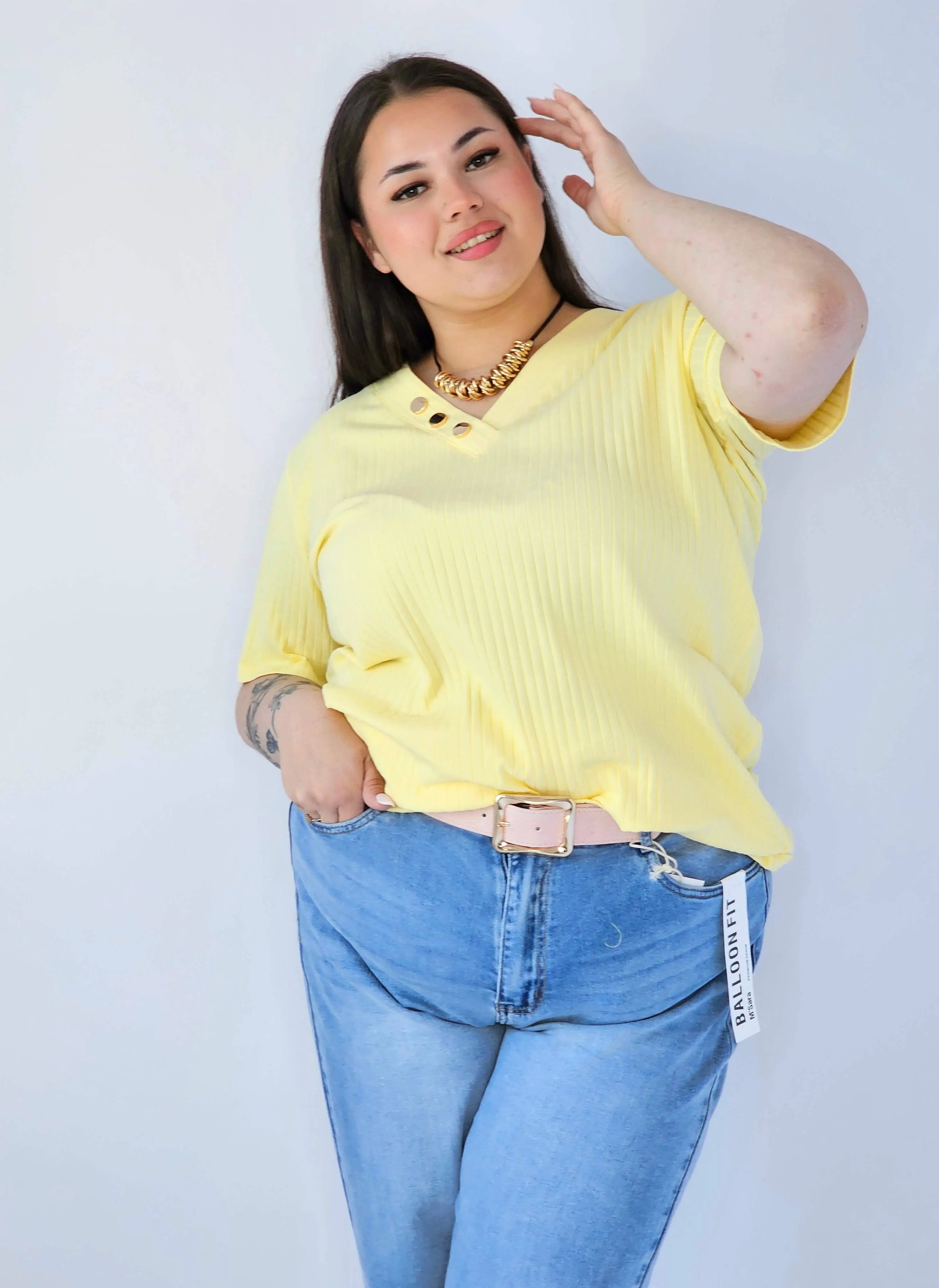 Bluzka Plus Size Z Dekoltem V I Ozdobnymi Guzikami Stylowa XL