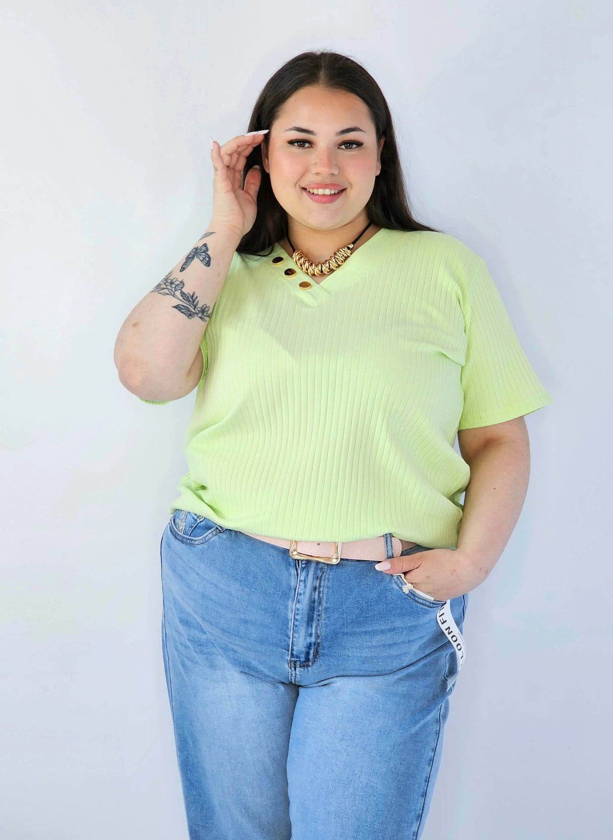 Bluzka Plus Size Z Dekoltem V I Ozdobnymi Guzikami Stylowa XL