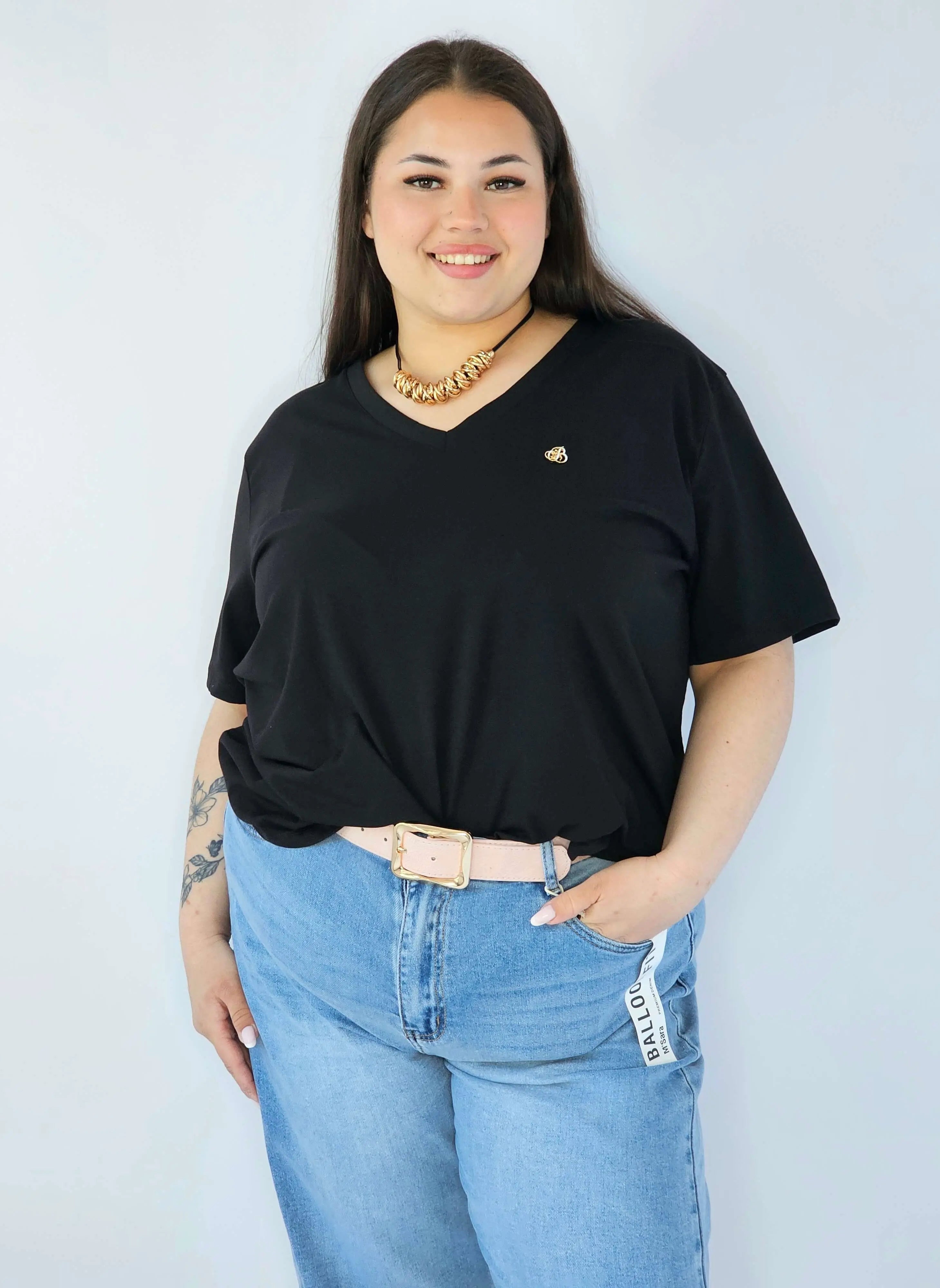 Bluzka Plus Size Z Dekoltem V I Subtelną Ozdobą Stylowa XL