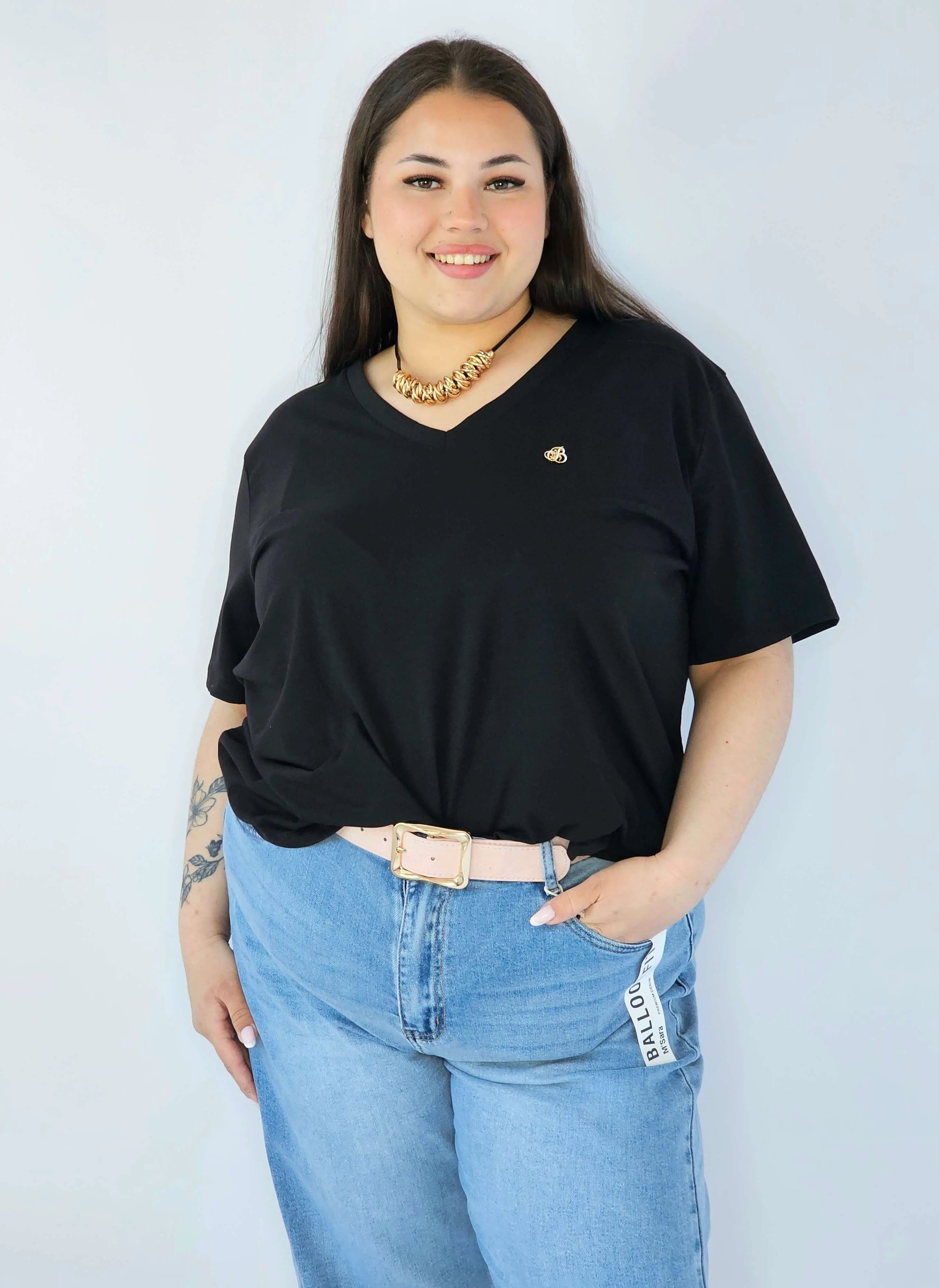 Bluzka Plus Size Z Dekoltem V I Subtelną Ozdobą Stylowa XL