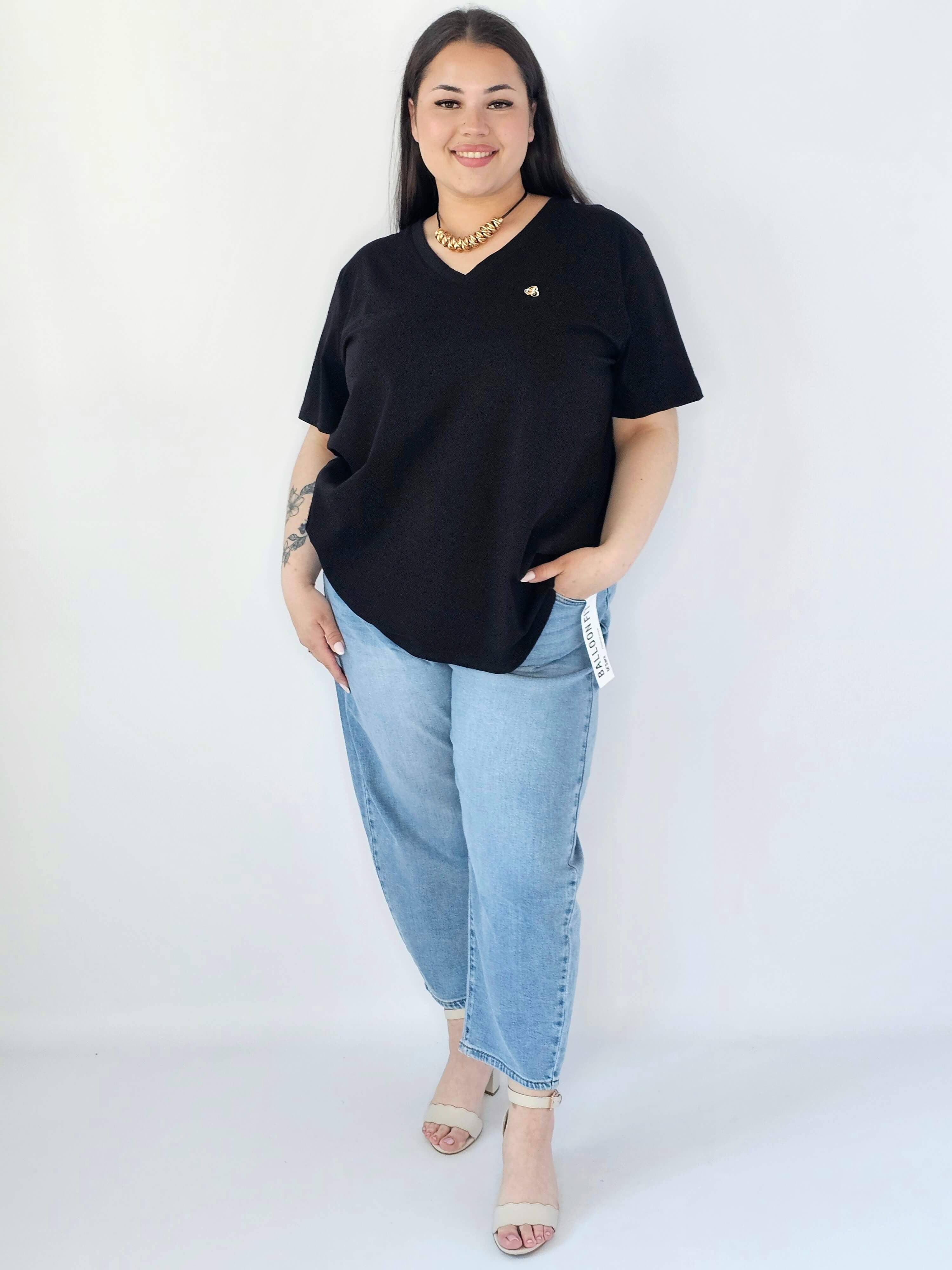 Bluzka Plus Size Z Dekoltem V I Subtelną Ozdobą Stylowa XL