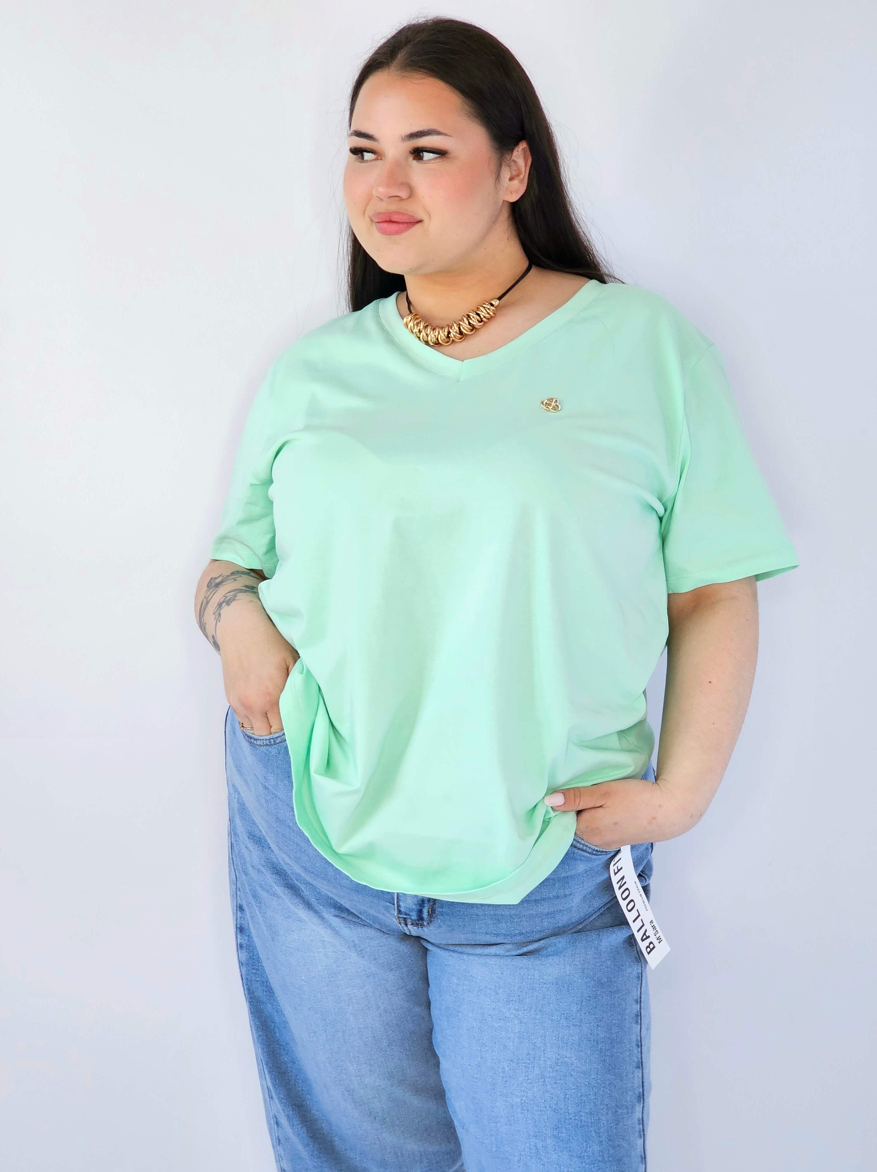 Bluzka Plus Size Z Dekoltem V I Subtelną Ozdobą Stylowa XL