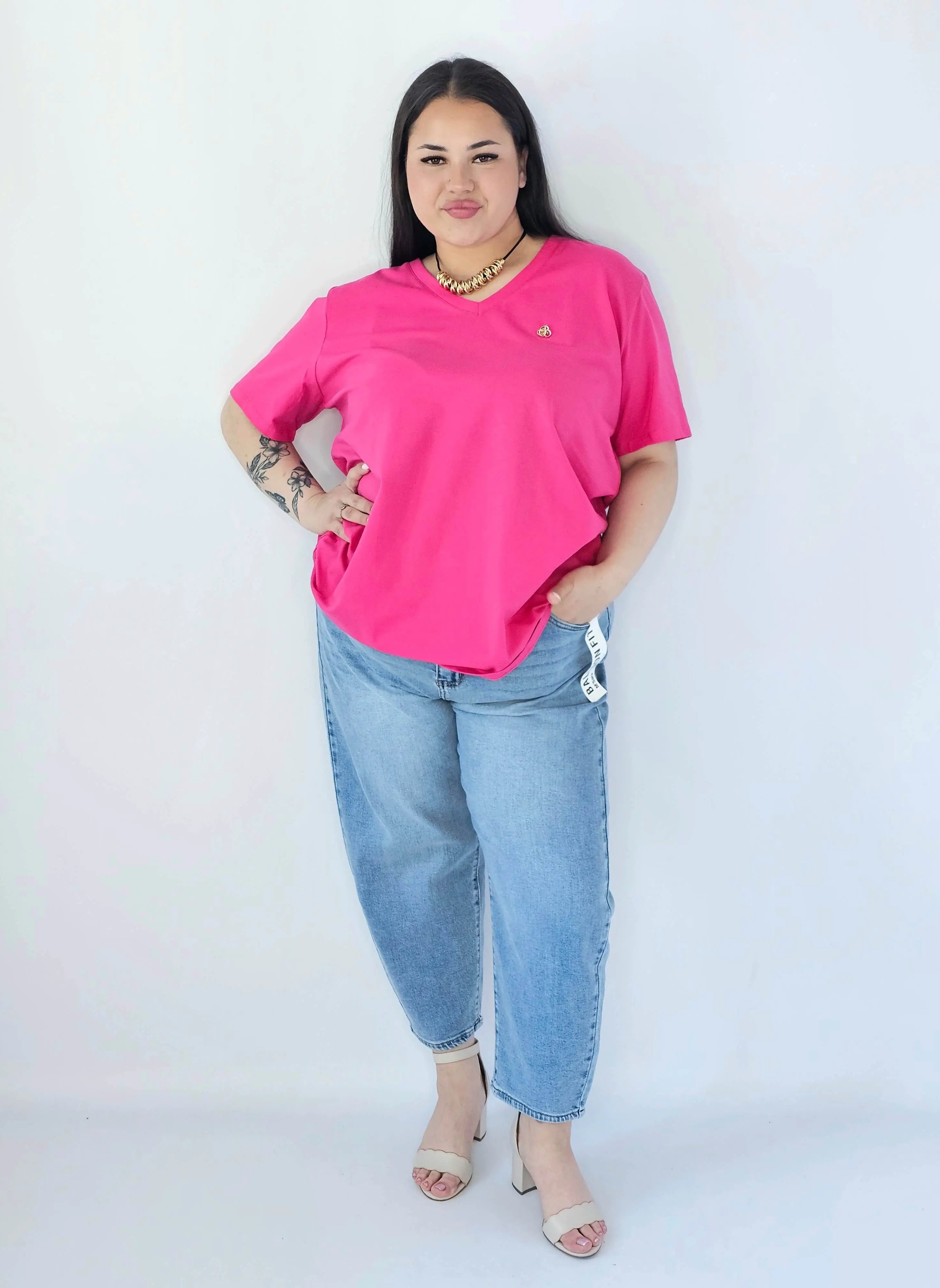 Bluzka Plus Size Z Dekoltem V I Subtelną Ozdobą Stylowa XL
