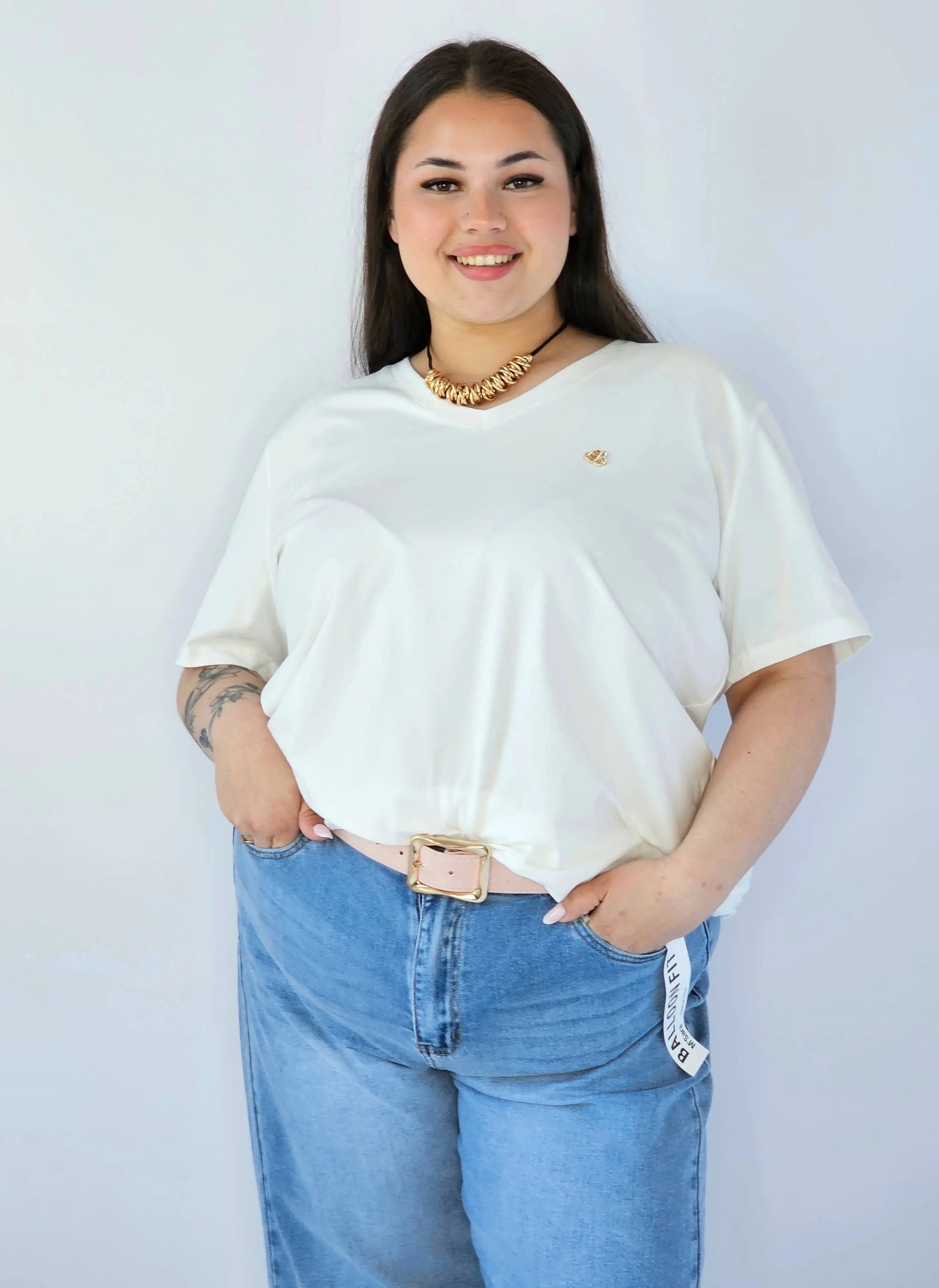Bluzka Plus Size Z Dekoltem V I Subtelną Ozdobą Stylowa XL
