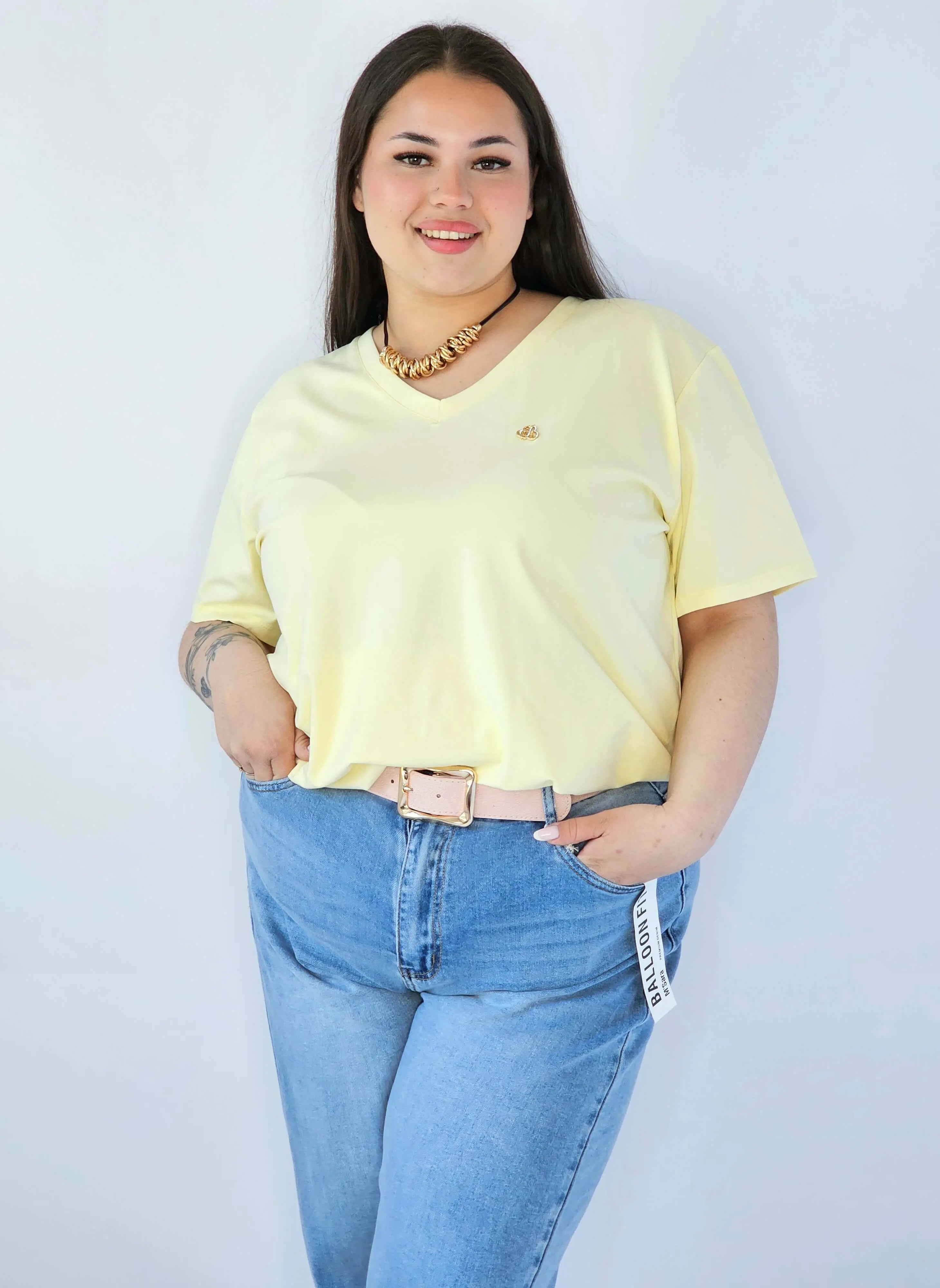 Bluzka Plus Size Z Dekoltem V I Subtelną Ozdobą Stylowa XL