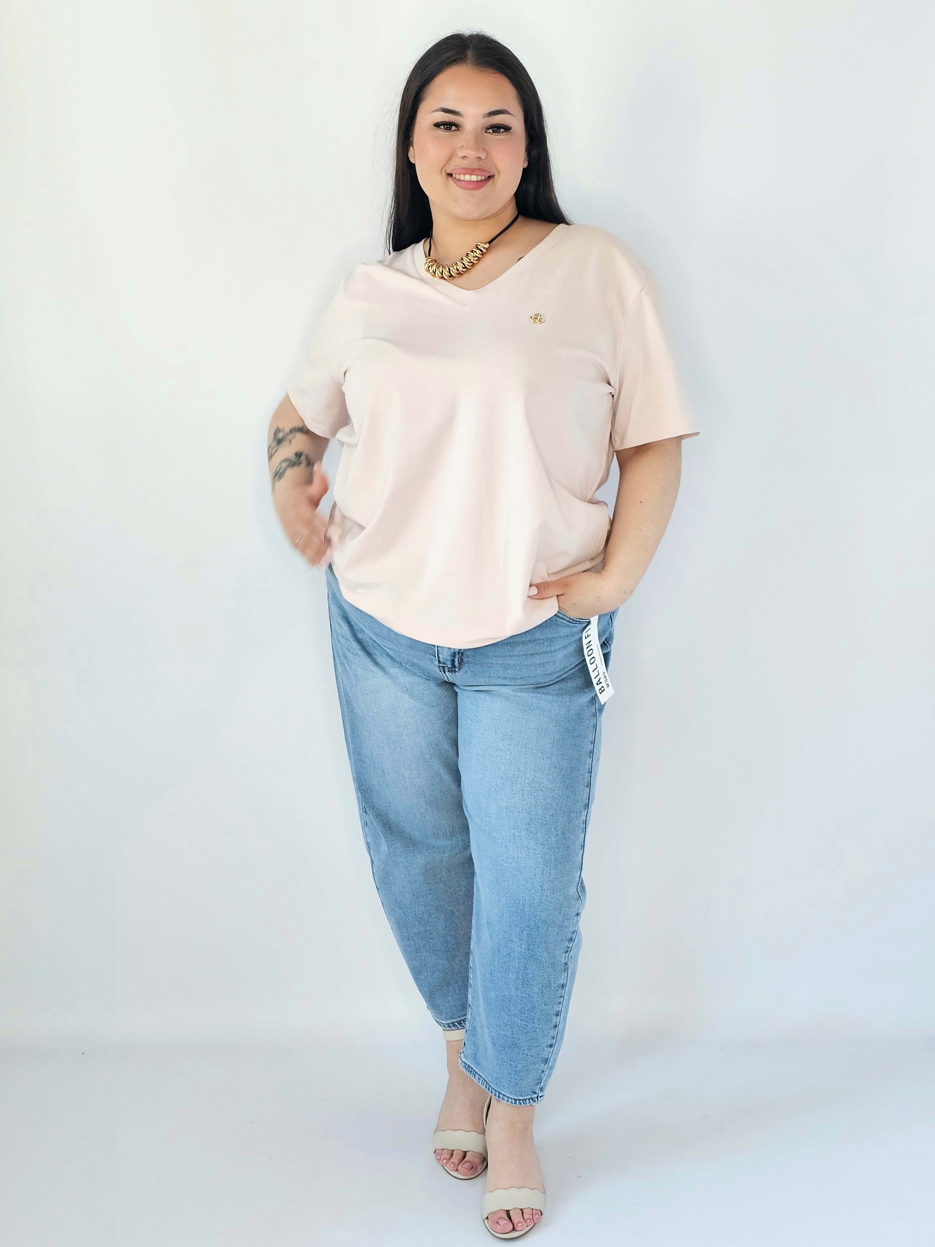 Bluzka Plus Size Z Dekoltem V I Subtelną Ozdobą Stylowa XL