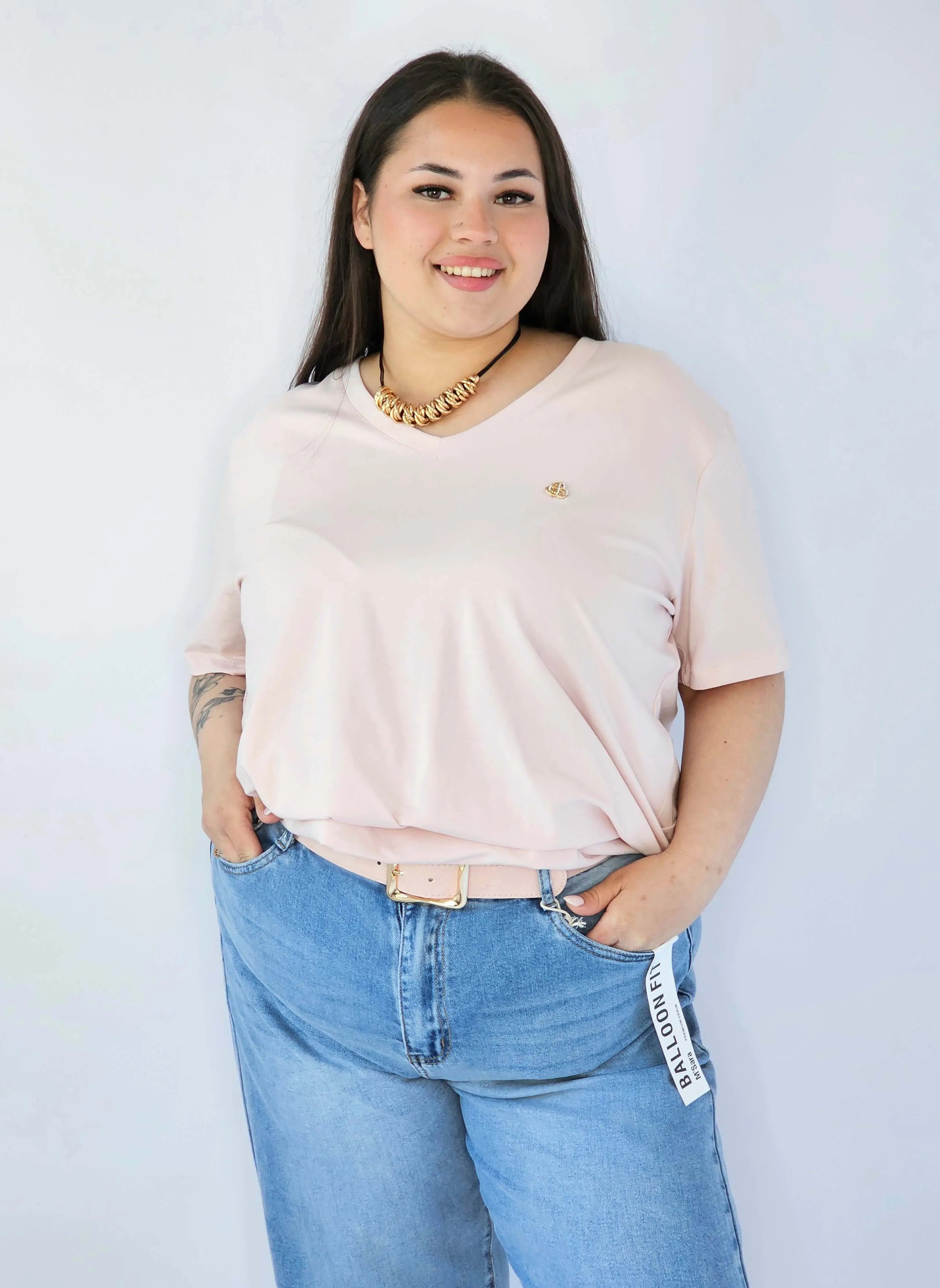 Bluzka Plus Size Z Dekoltem V I Subtelną Ozdobą Stylowa XL