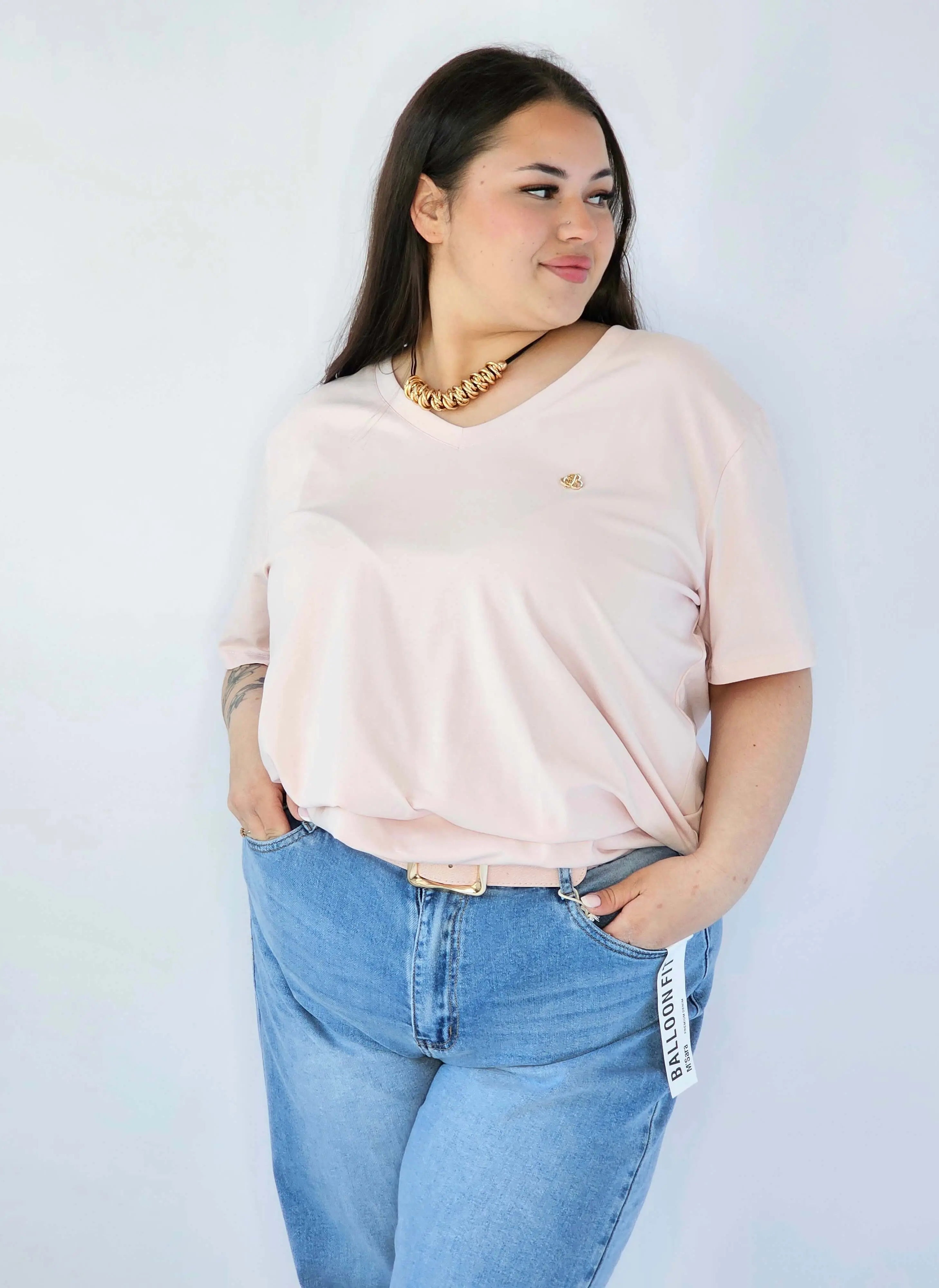 Bluzka Plus Size Z Dekoltem V I Subtelną Ozdobą Stylowa XL