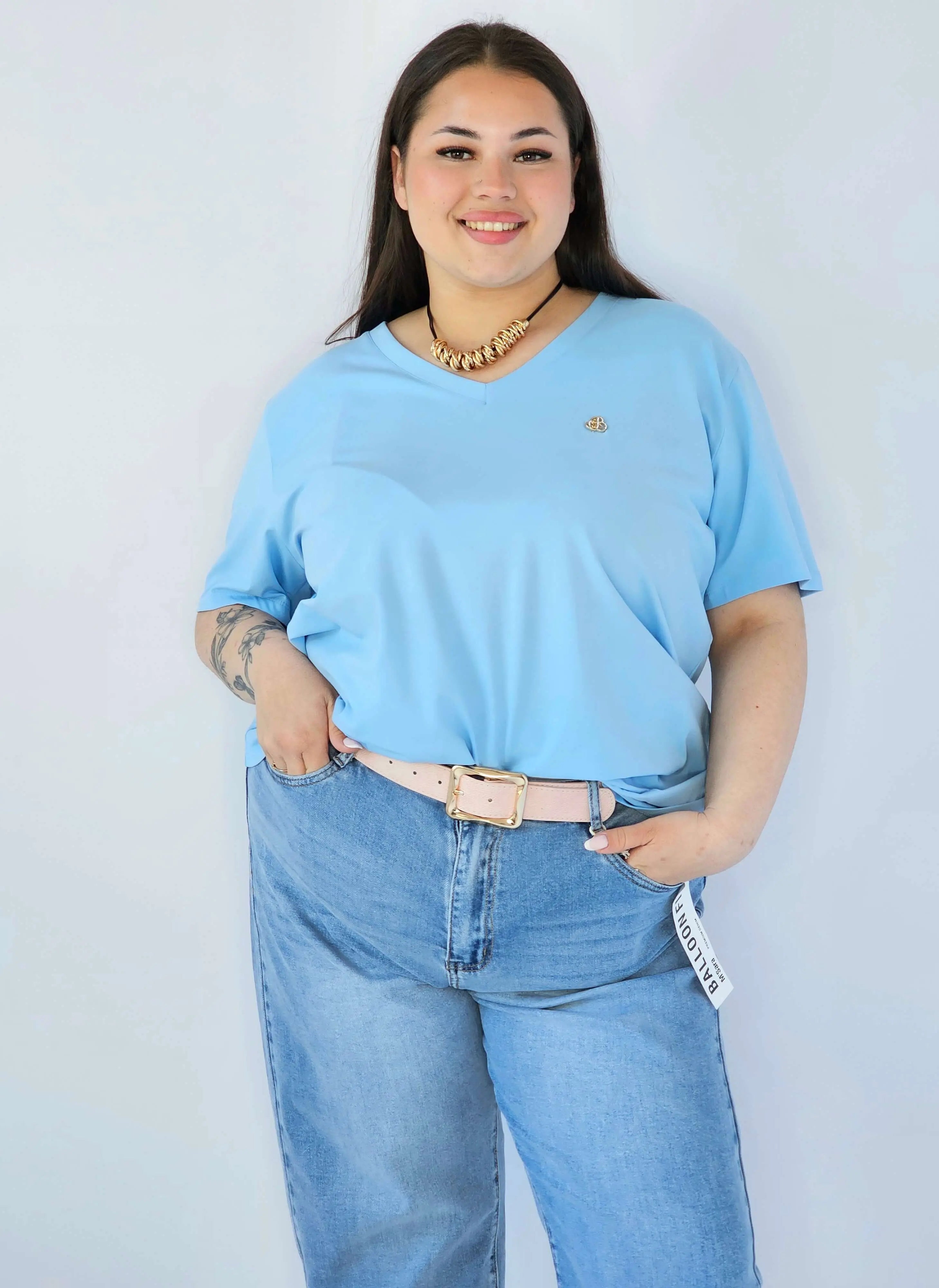 Bluzka Plus Size Z Dekoltem V I Subtelną Ozdobą Stylowa XL