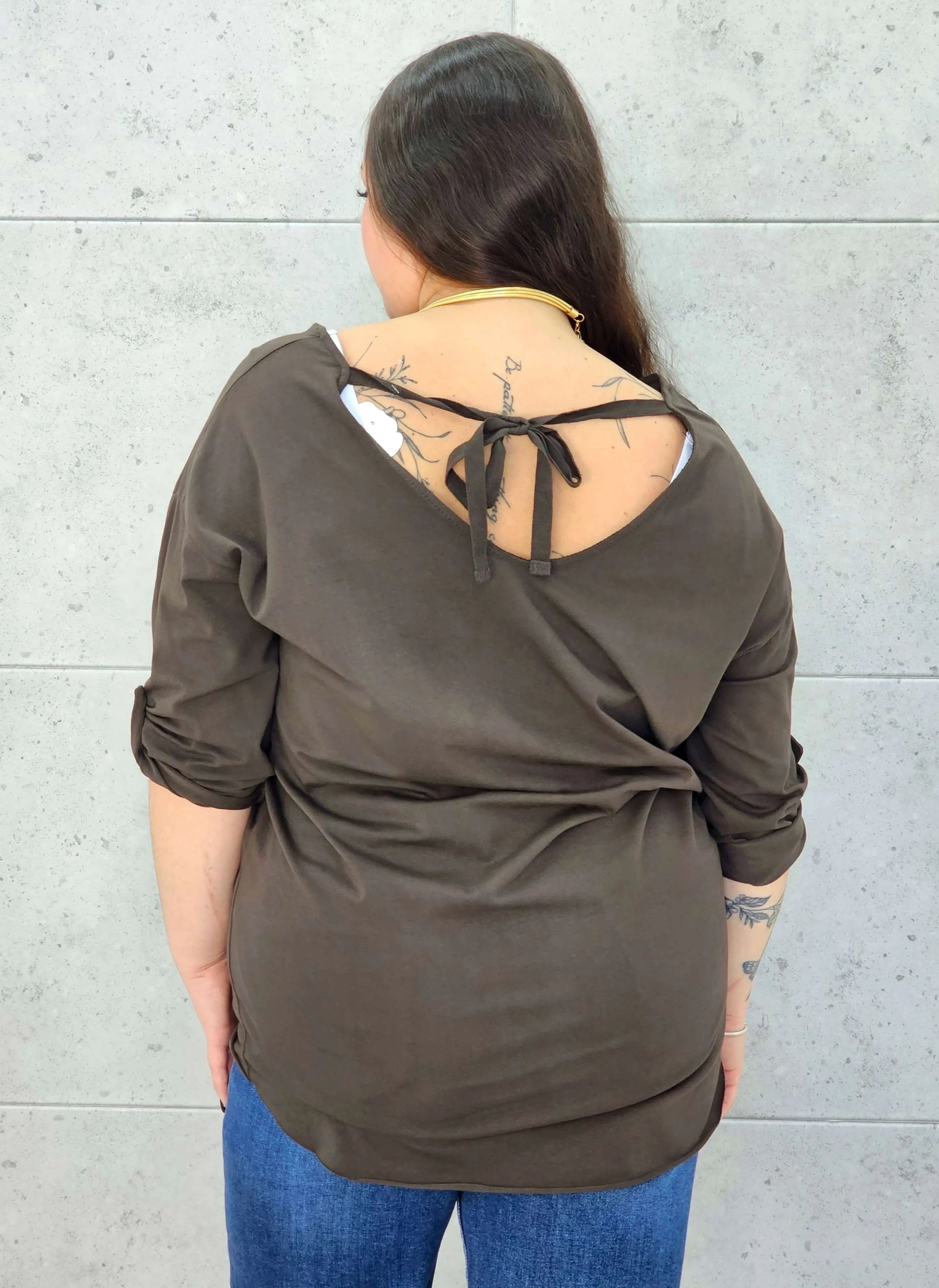 Bluzka Plus Size z Wiązaniem StylowaXL – Wygoda i Subtelna Elegancja dla Kobiet XXL - Stylowa XL