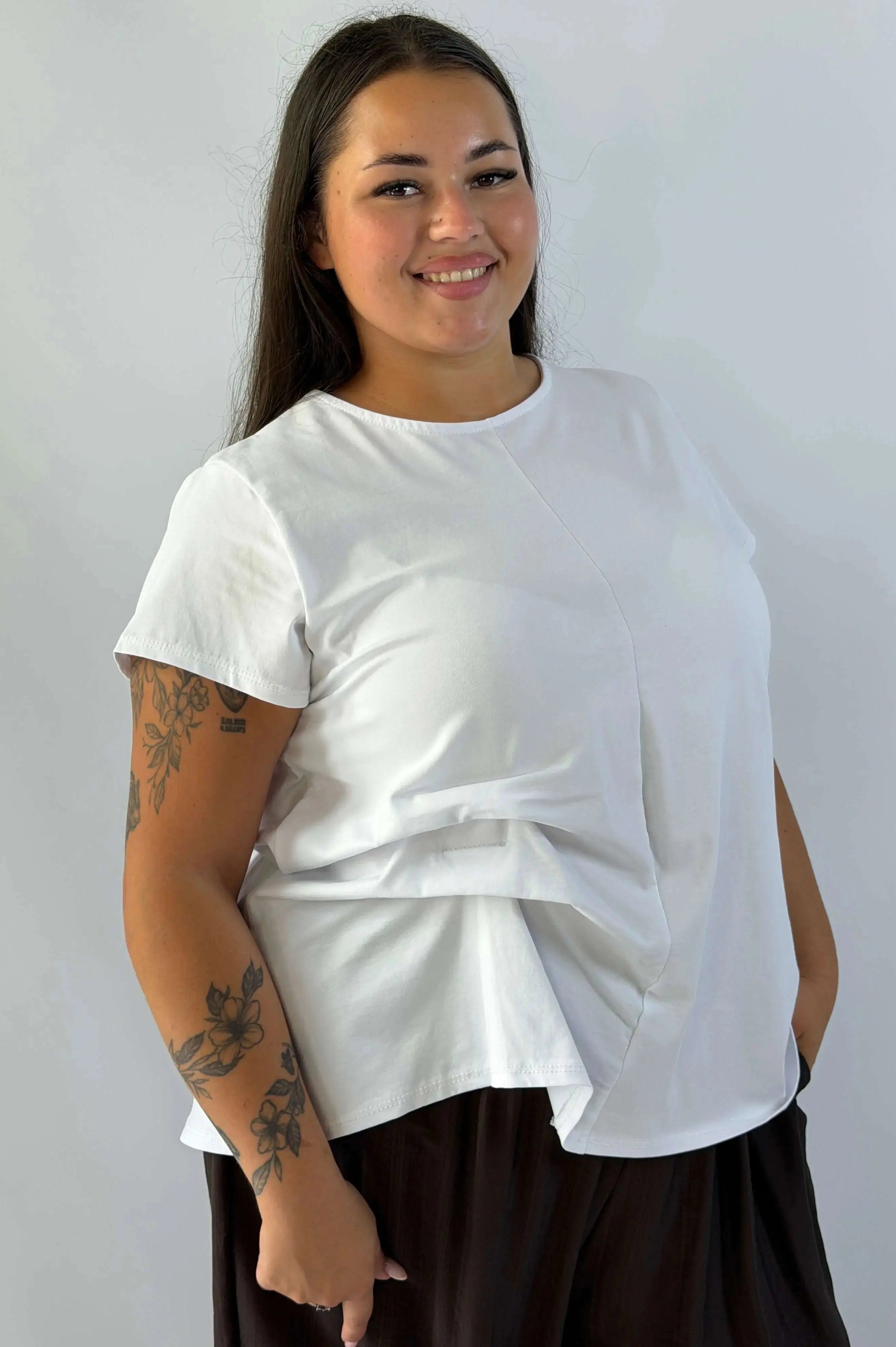Bluzka Plus Size z efektownym wiązaniem – wygodna i kobieca Stylowa XL