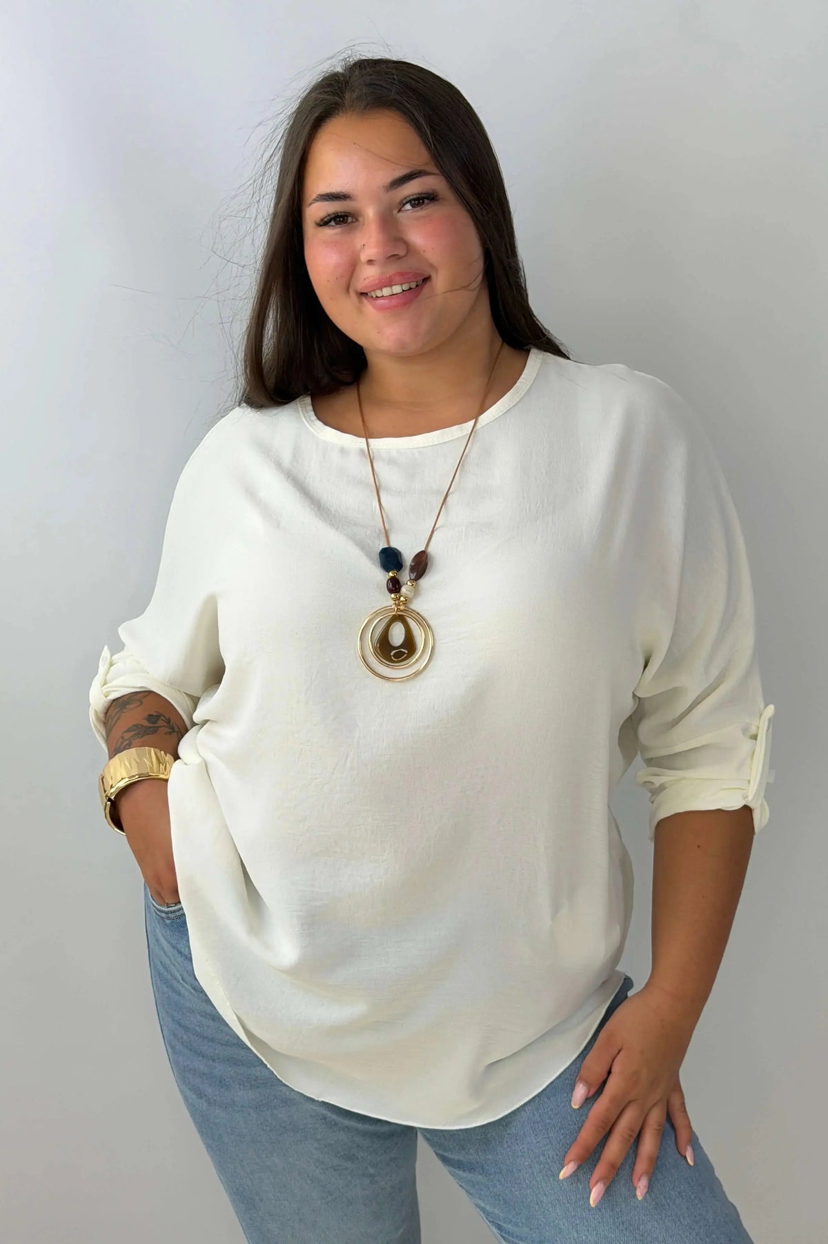 Bluzka Plus Size z ozdobnym naszyjnikiem Stylowa XL